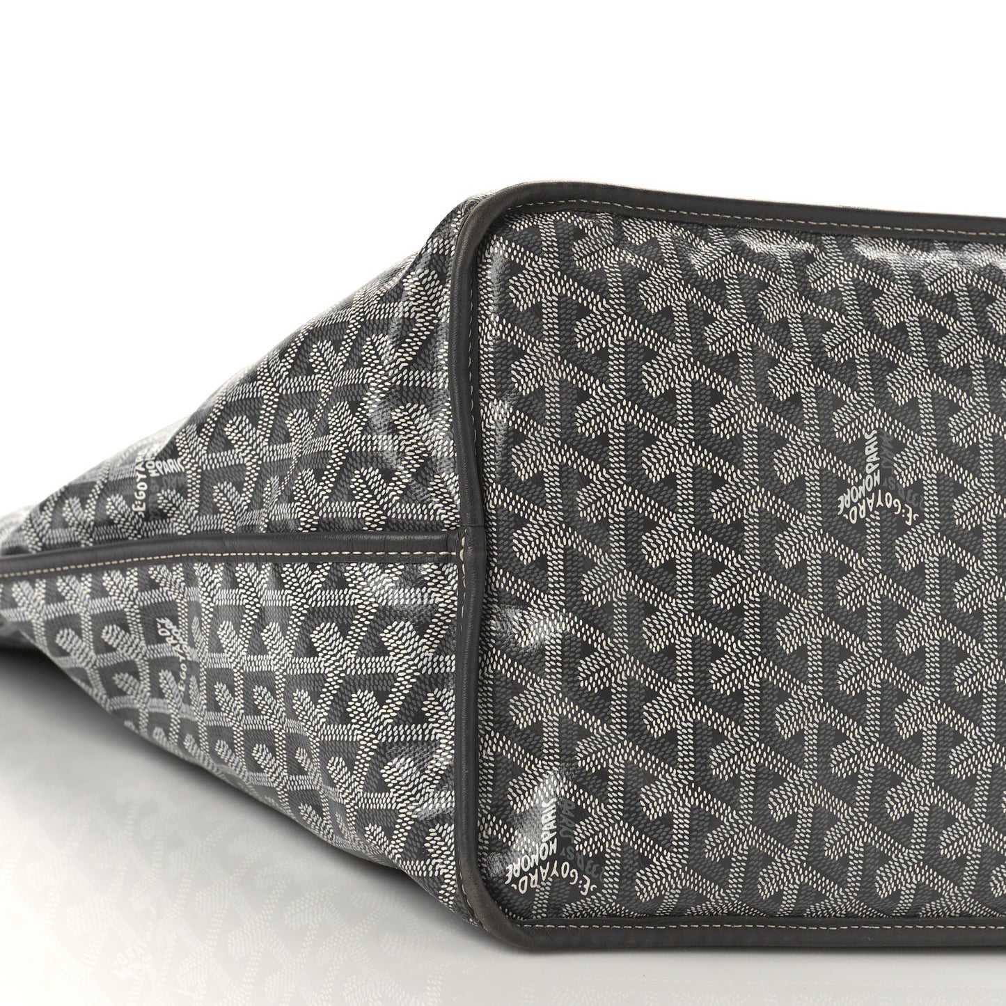 Goyardine Reversible Anjou GM Grey