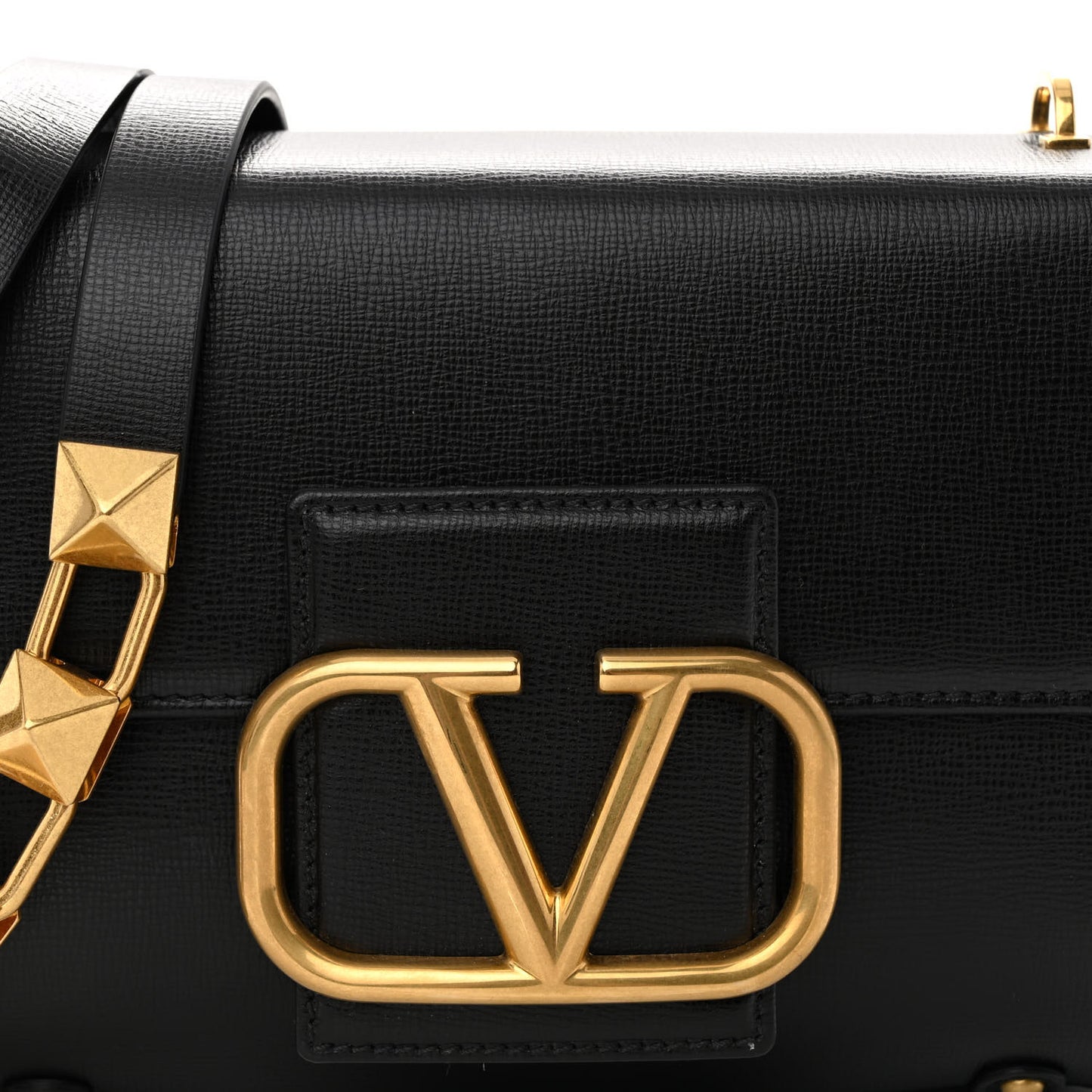 Grainy Calfskin Vlogo Stud Sign Shoulder Bag Black