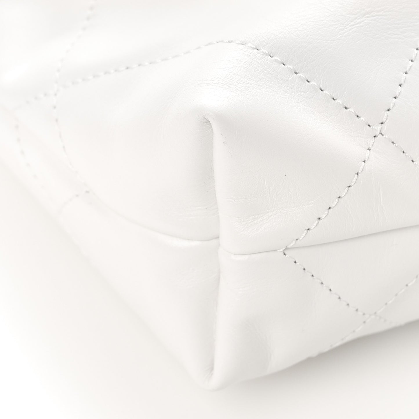 Shiny Calfskin Quilted Rainbow Mini Chanel 22 White