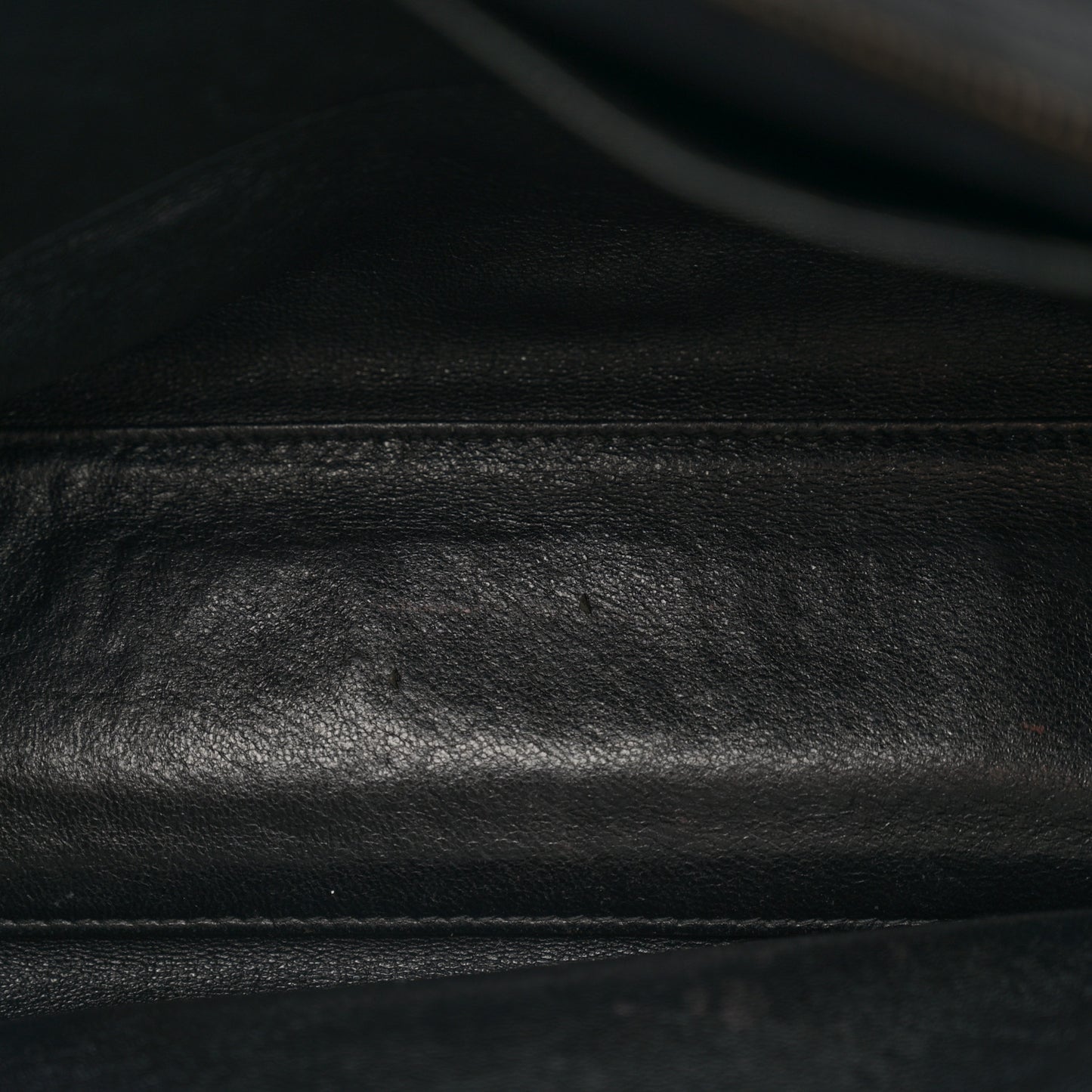 Caviar CC Shoulder Bag Black