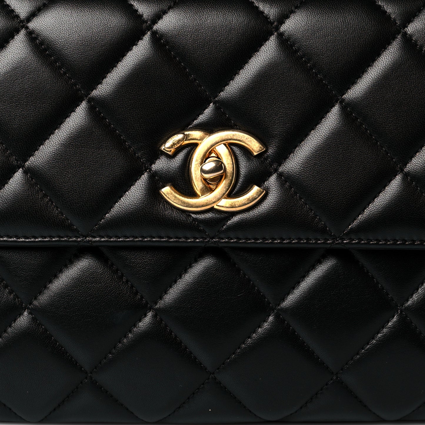 Lambskin Quilted Medium Trendy CC Flap Black