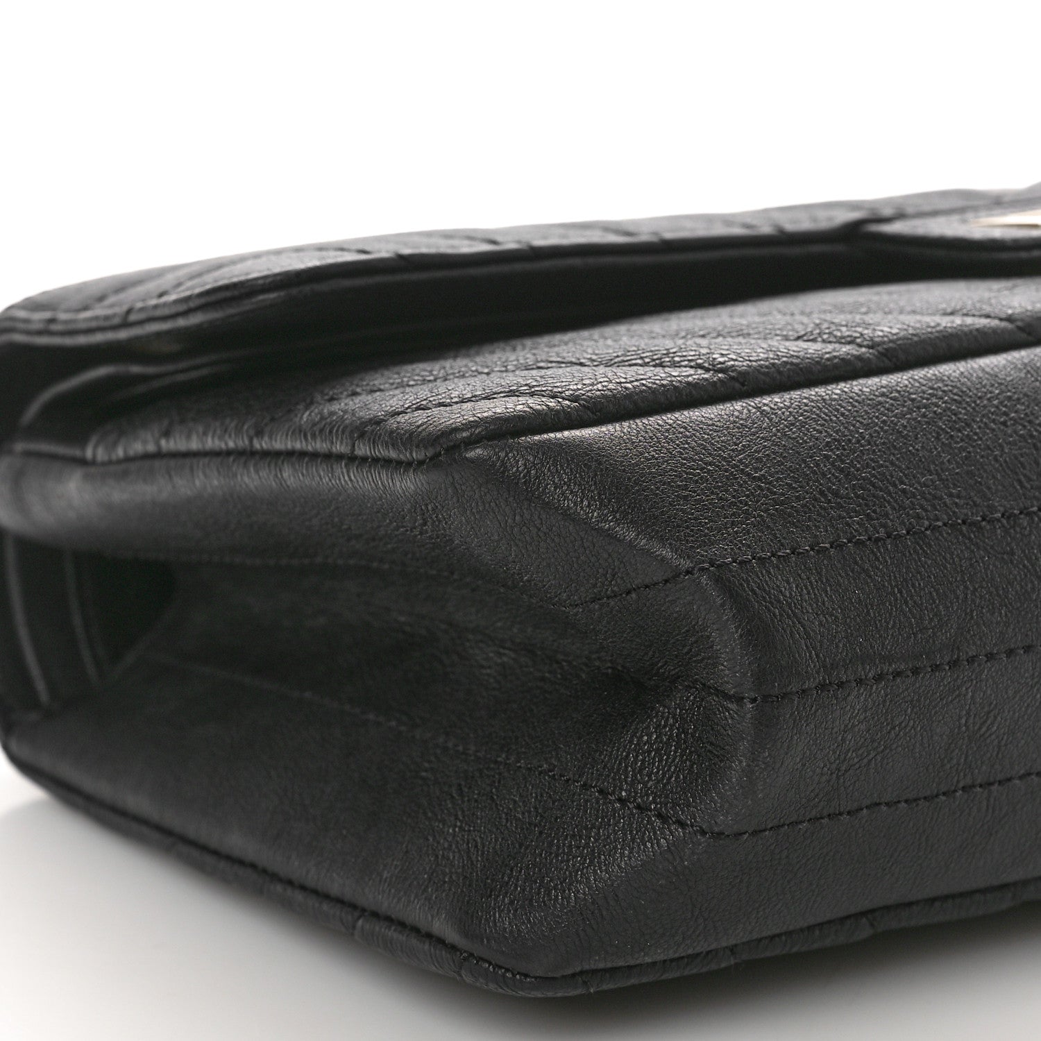Chanel Sheepskin Chevron Quilted 2.55 Reissue 225 Flap Black 9 of 10
