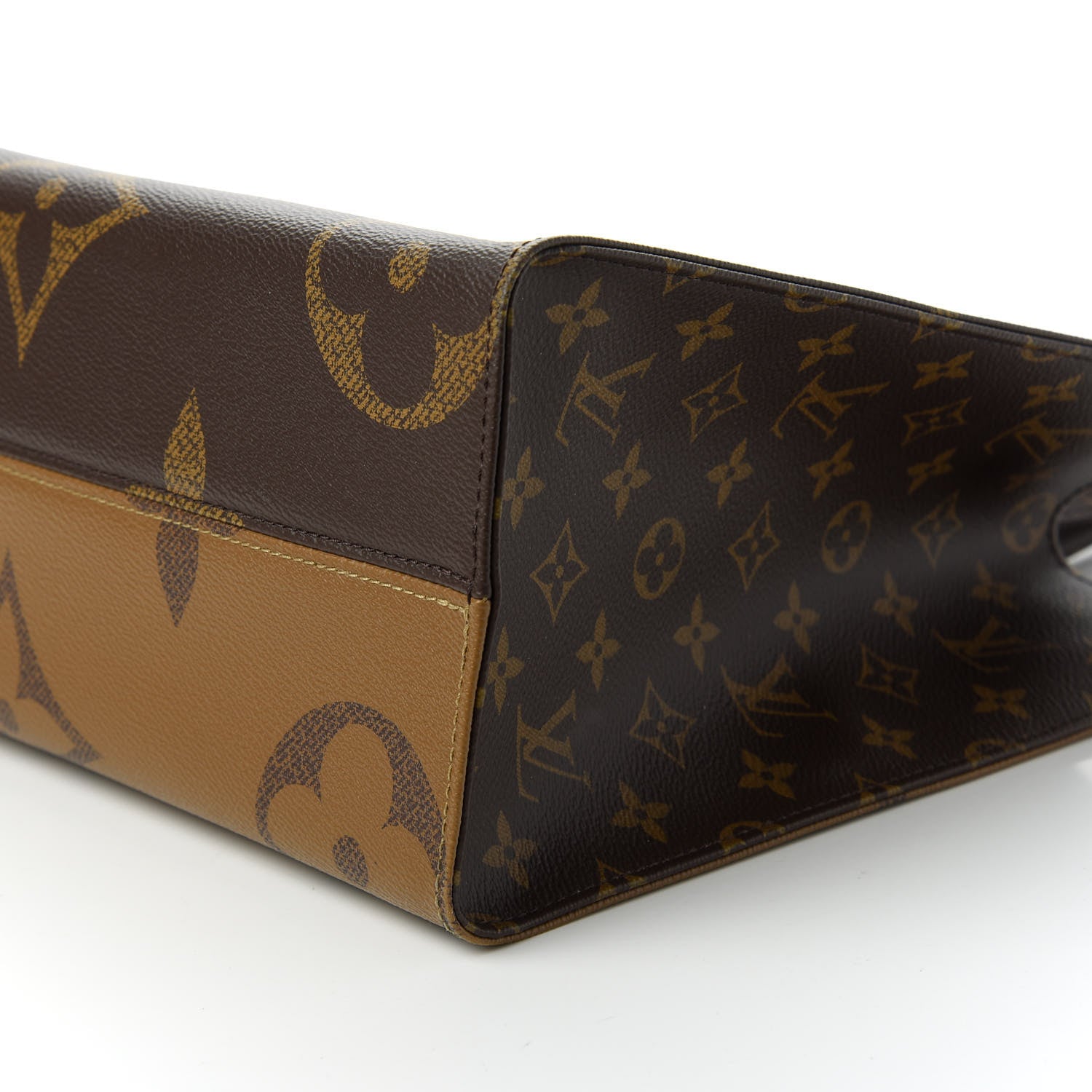 Louis Vuitton Reverse Monogram Giant Onthego MM 7 of 11