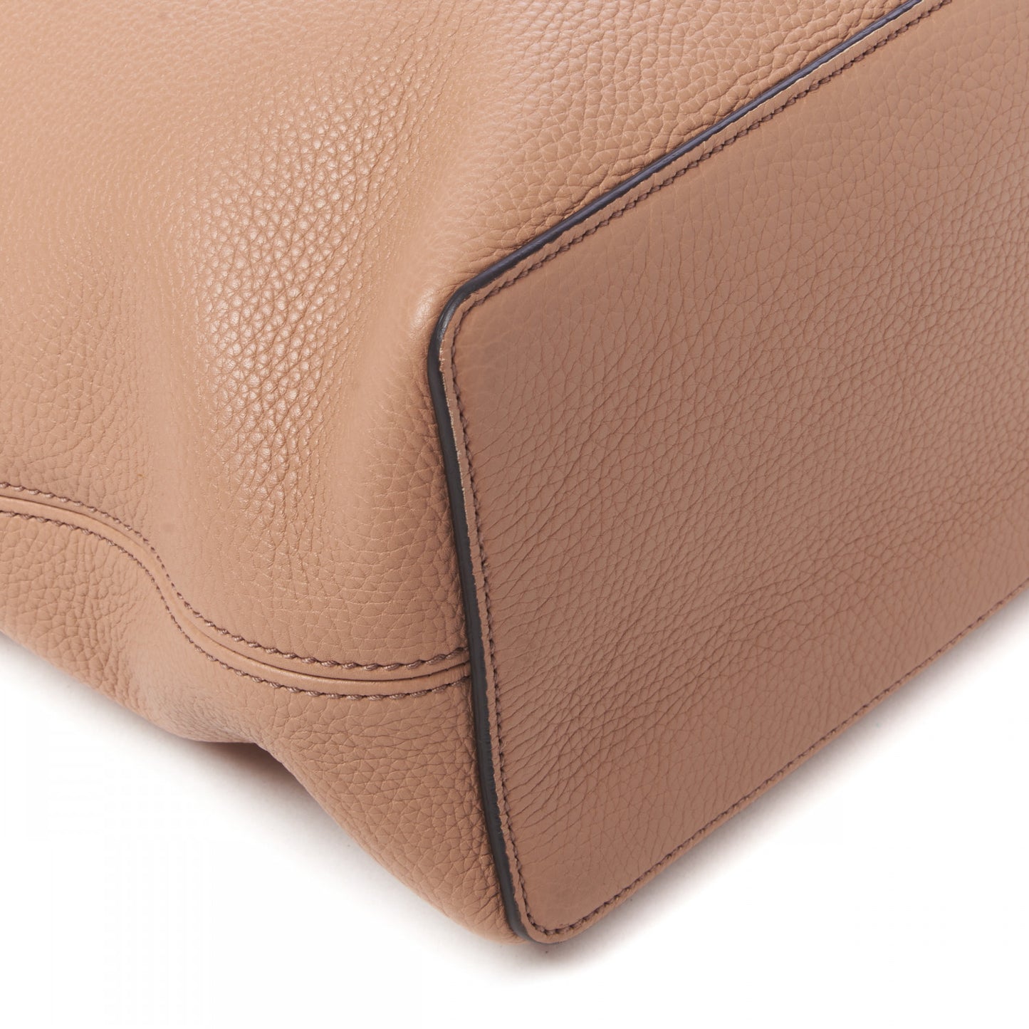 Pebbled Calfskin Large Soho Hobo Camelia