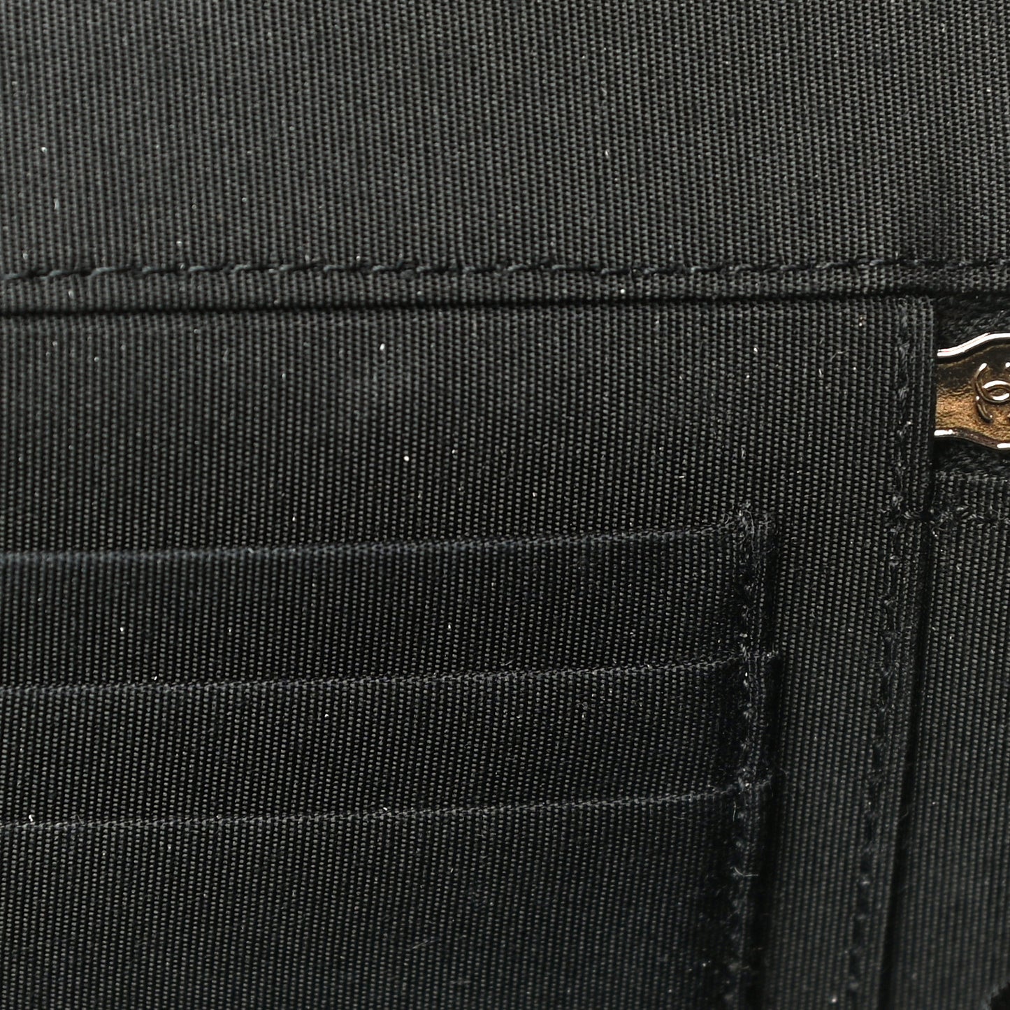 Lambskin Quilted Small Top Handle Vanity Case With Chain Black