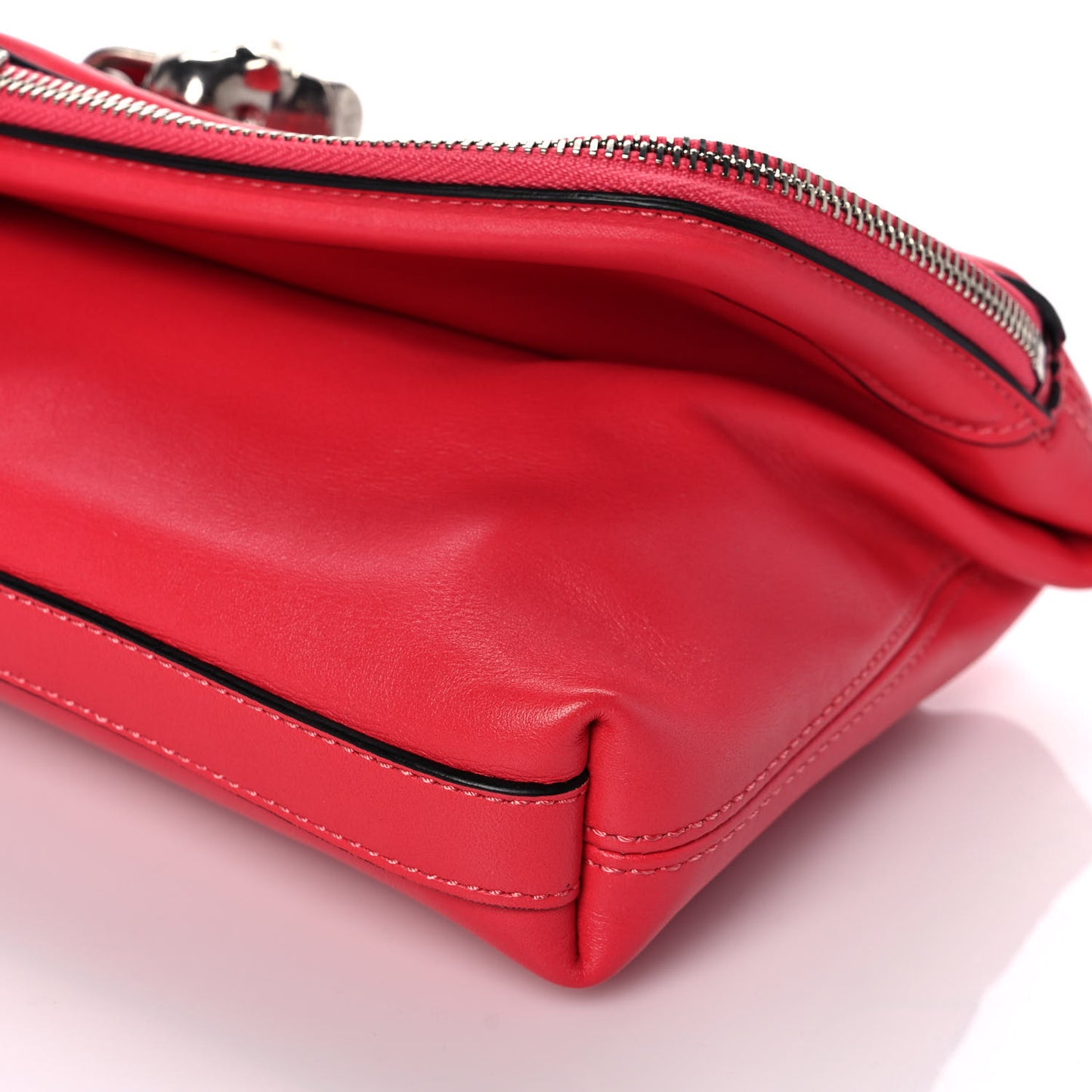 Nappa Padlock Skull Clutch Red