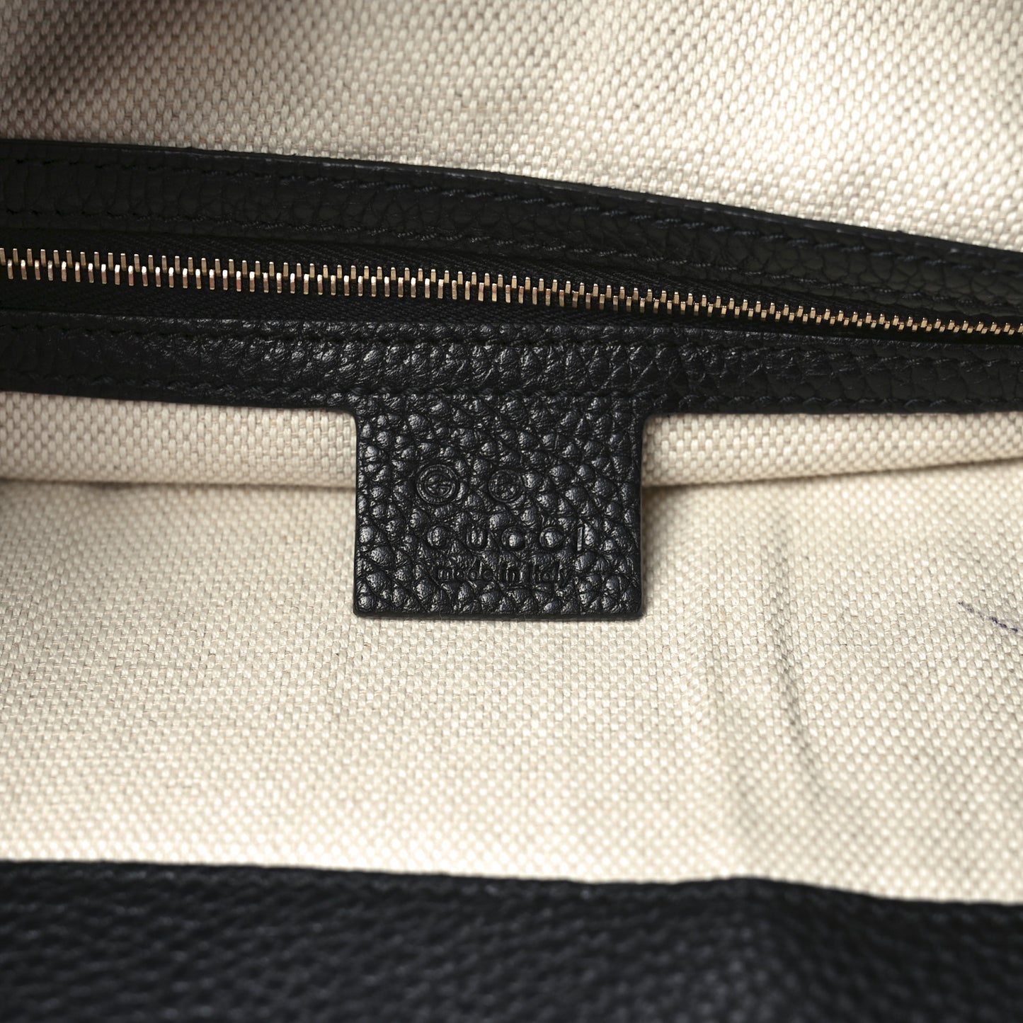 Pebbled Calfskin Large Soho Hobo Black