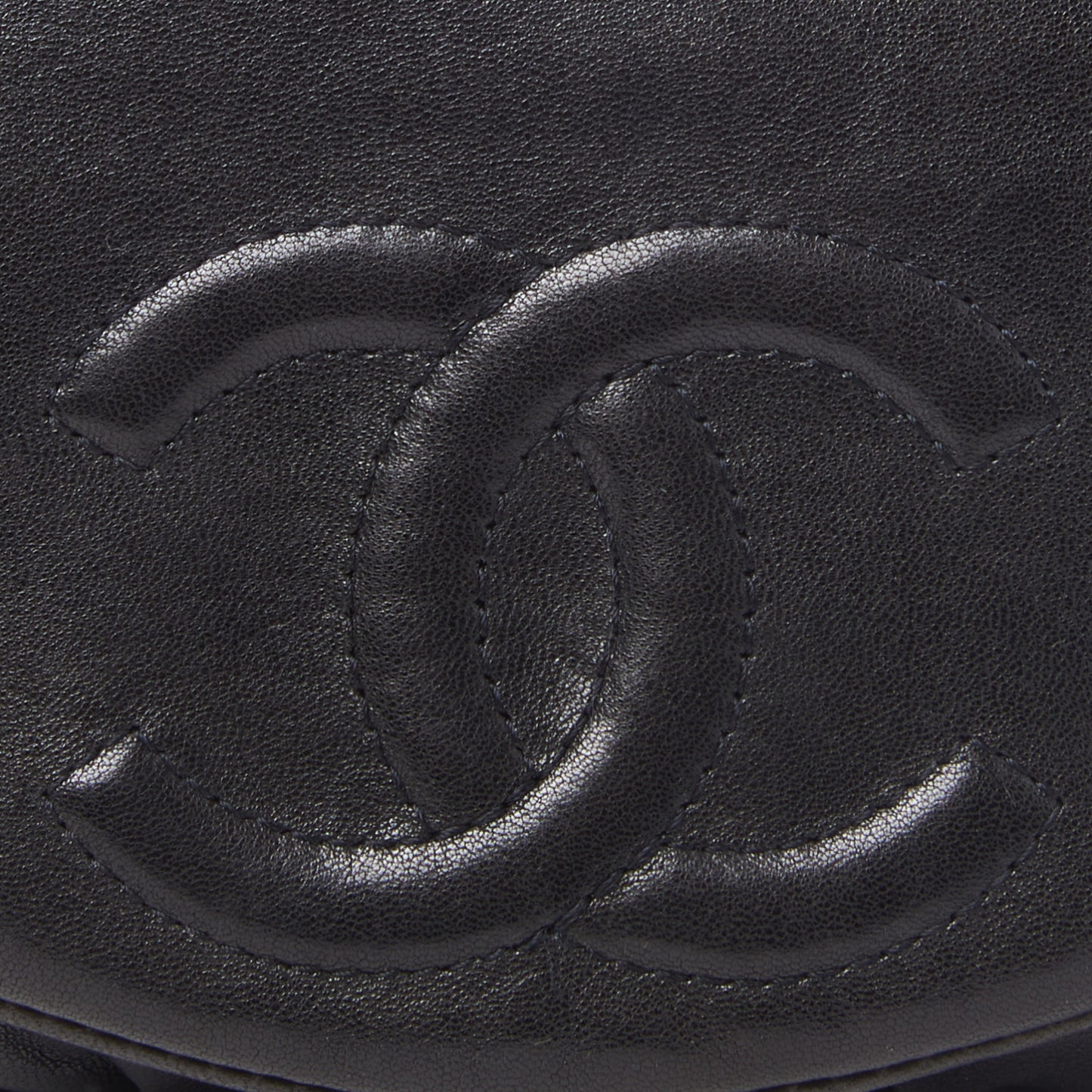 Lambskin Half Moon Wallet On Chain WOC Black
