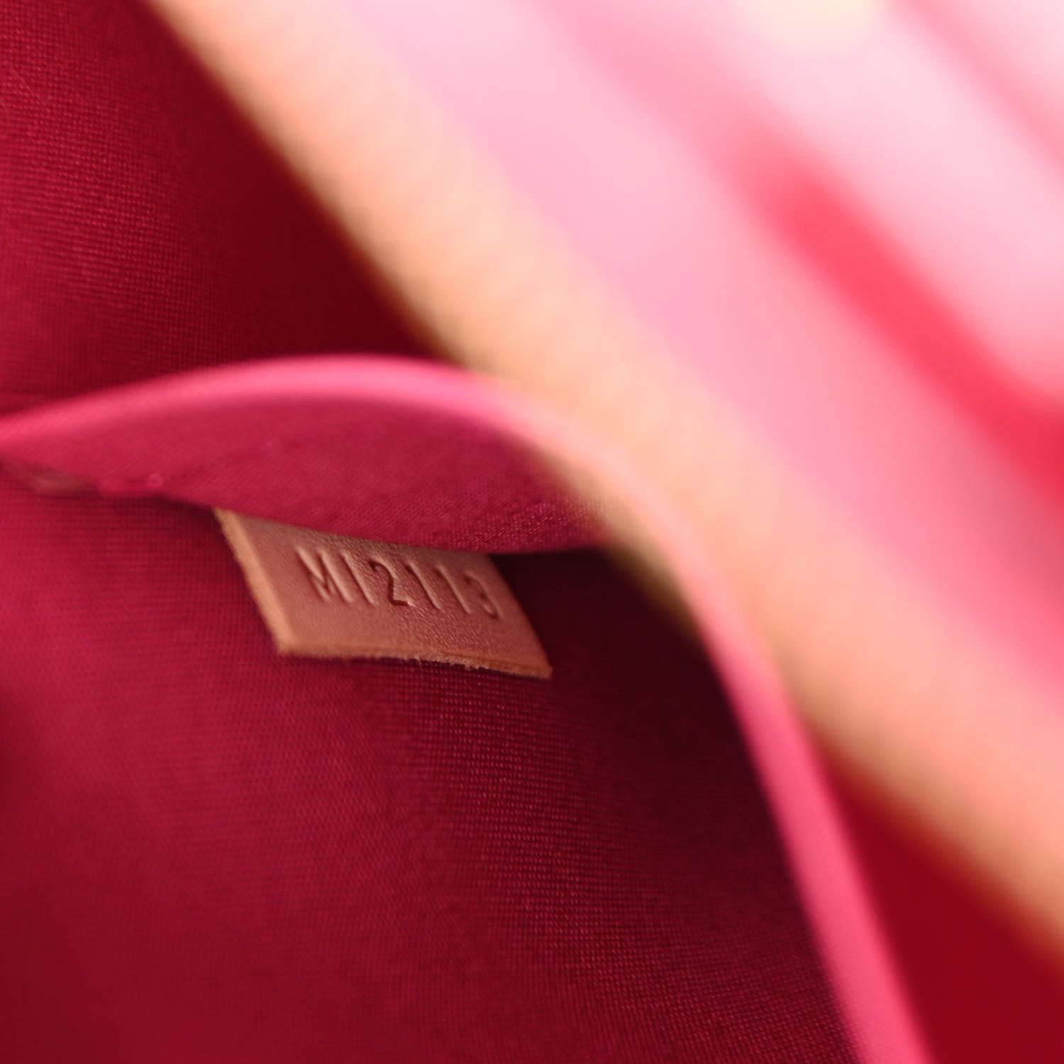 Louis Vuitton Vernis Alma BB Rose Indien 6 of 14