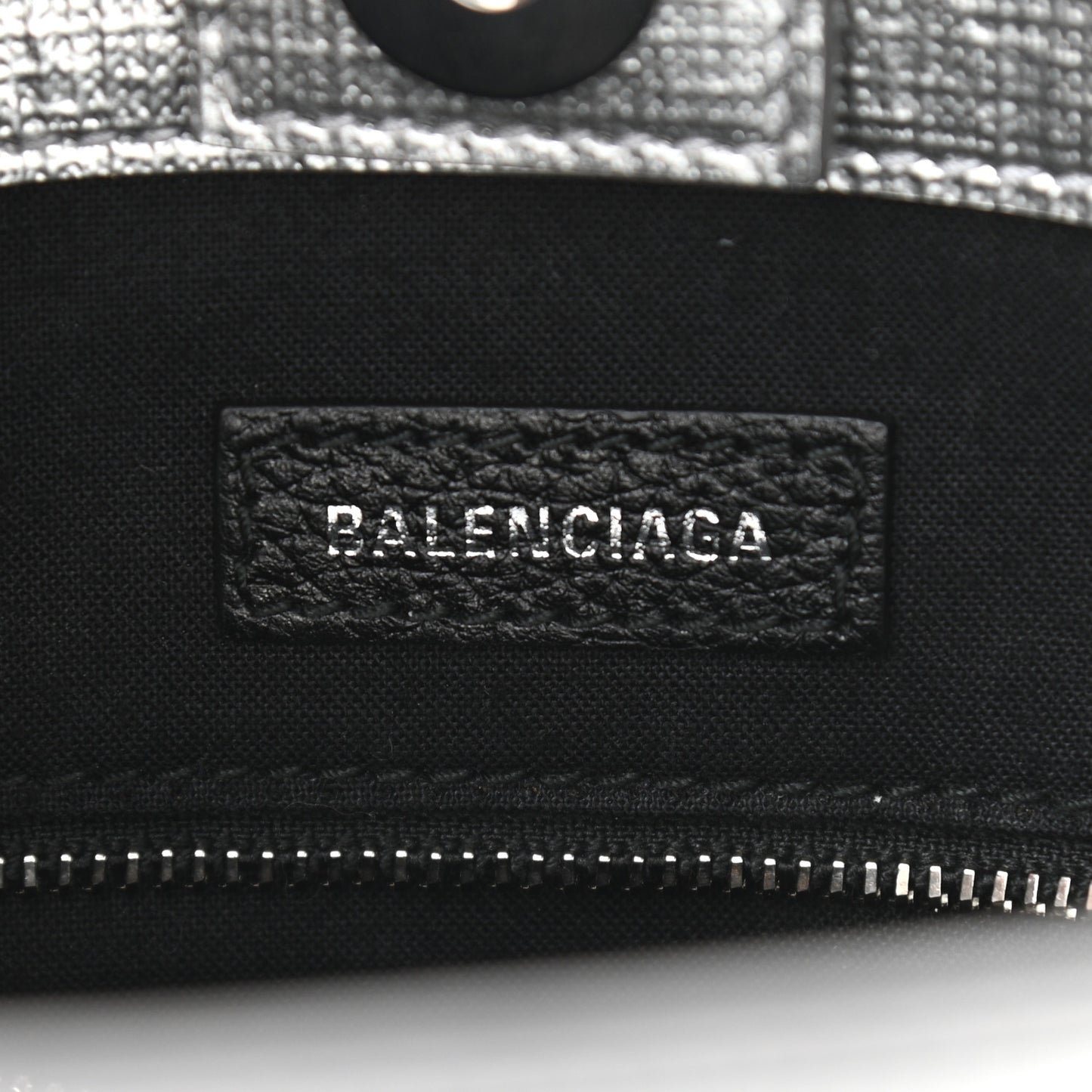 Calfskin Logo XXS Shopping Tote Gris Fossile