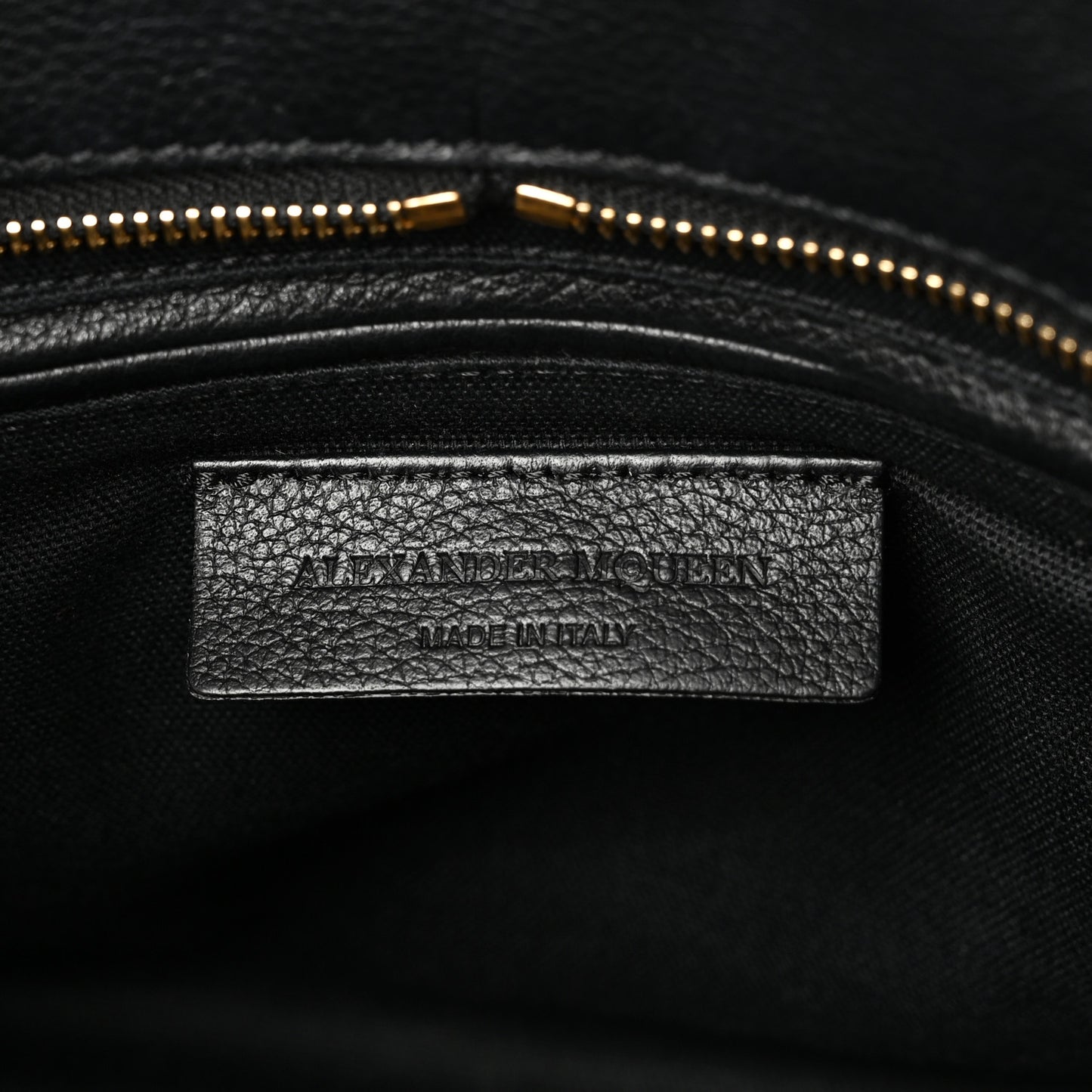 Pebbled Calfskin Small Skull Padlock Zip Around Tote Black