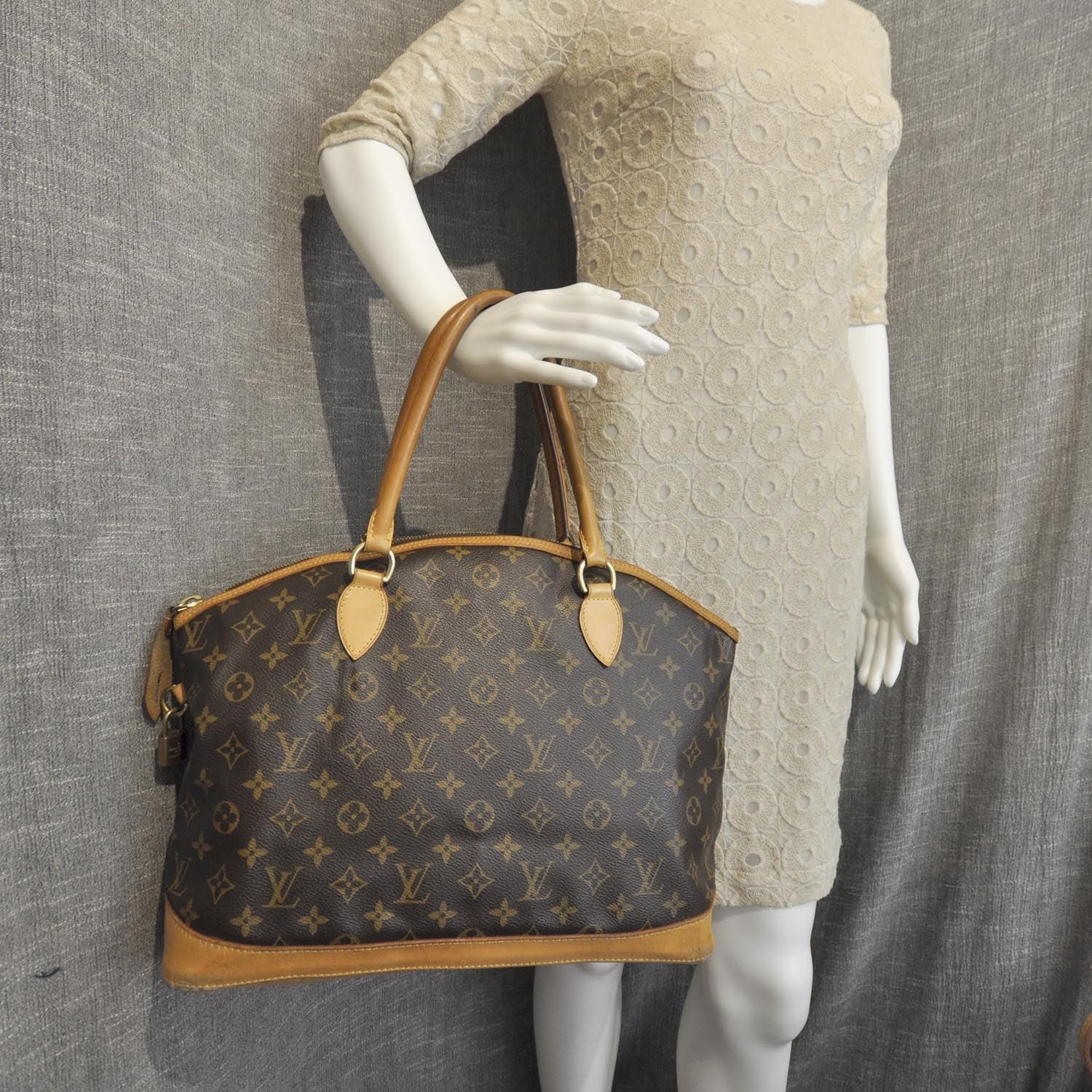 Louis Vuitton Monogram Lockit Horizontal 2 of 8