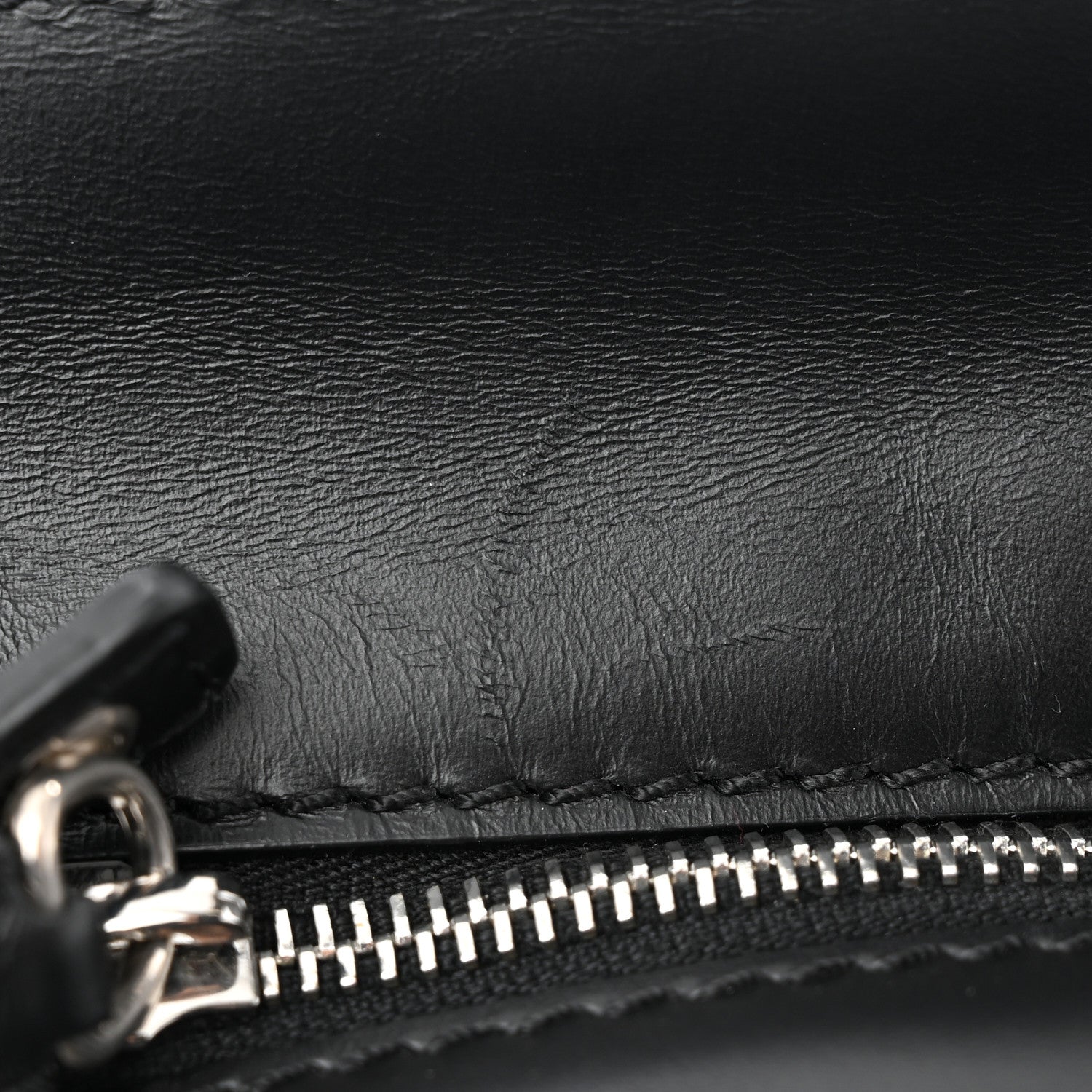 Alexander McQueen Calfskin Crocodile Embossed Small Skull Padlock Zip Around Tote White Black 11 of 13