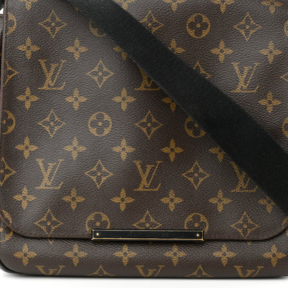 Louis Vuitton Monogram Macassar District PM 7 of 9
