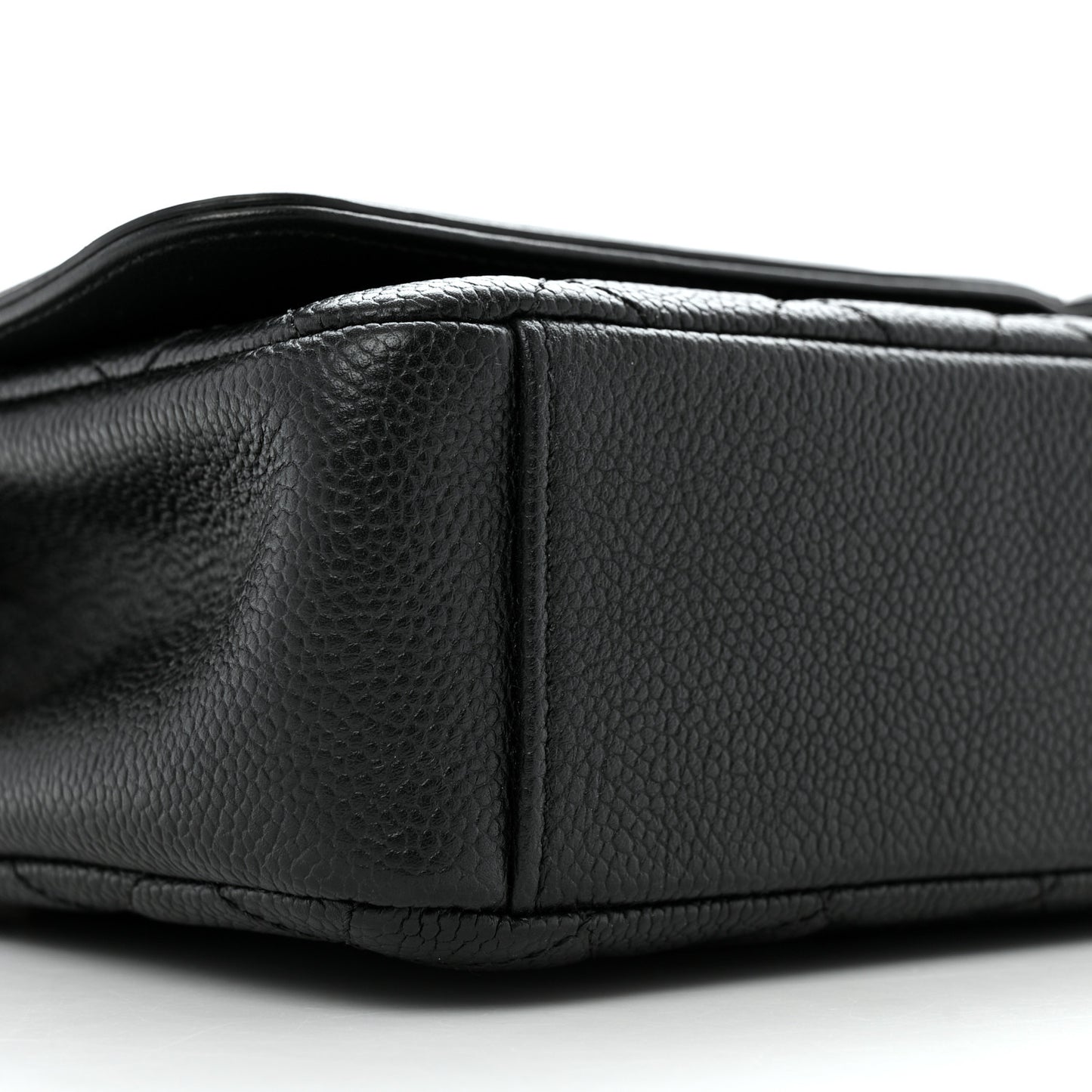 Caviar Quilted Medium CC Filigree Flap Black