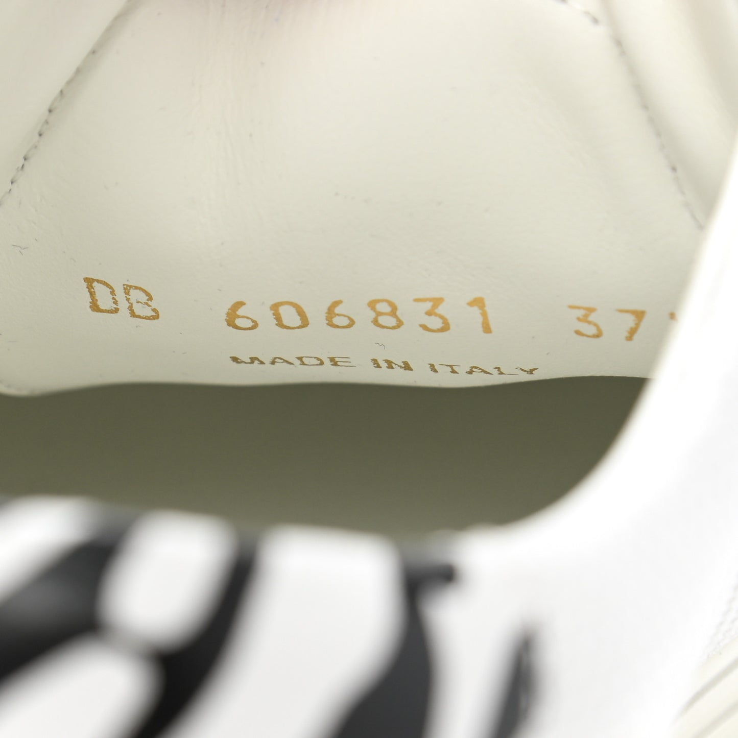 Perforated Calfskin Zebra Print Andy Low Top Sneakers 37 37.5 White