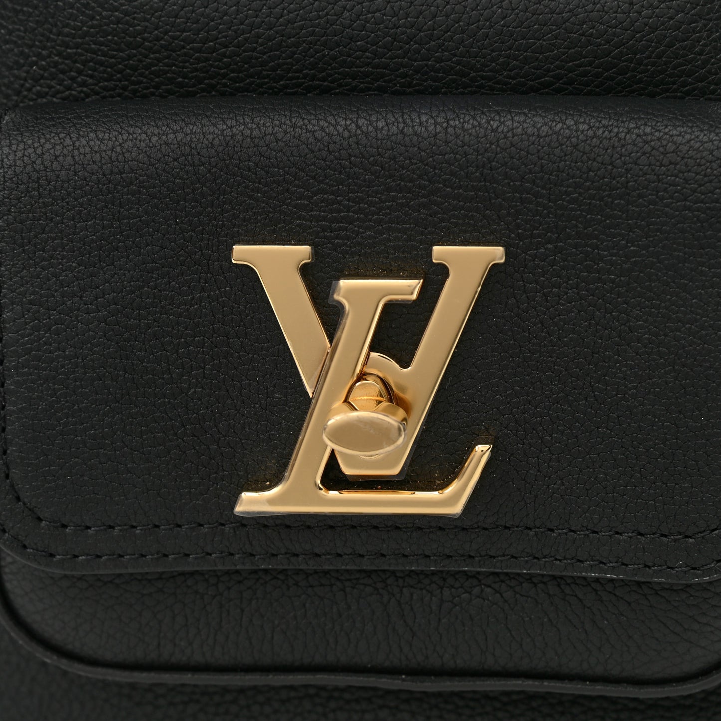 Calfskin Lockme Bucket MM Black