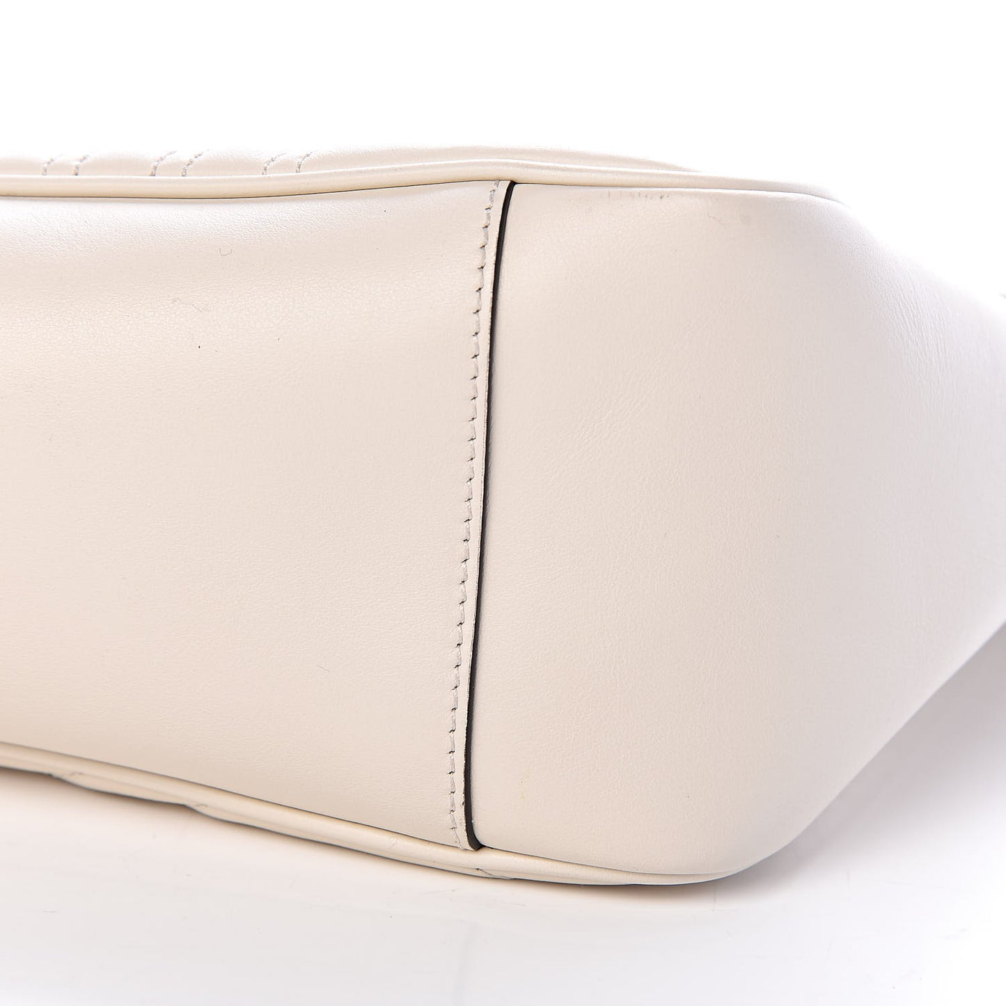Calfskin Matelasse Large GG Marmont Shoulder Bag Mystic White
