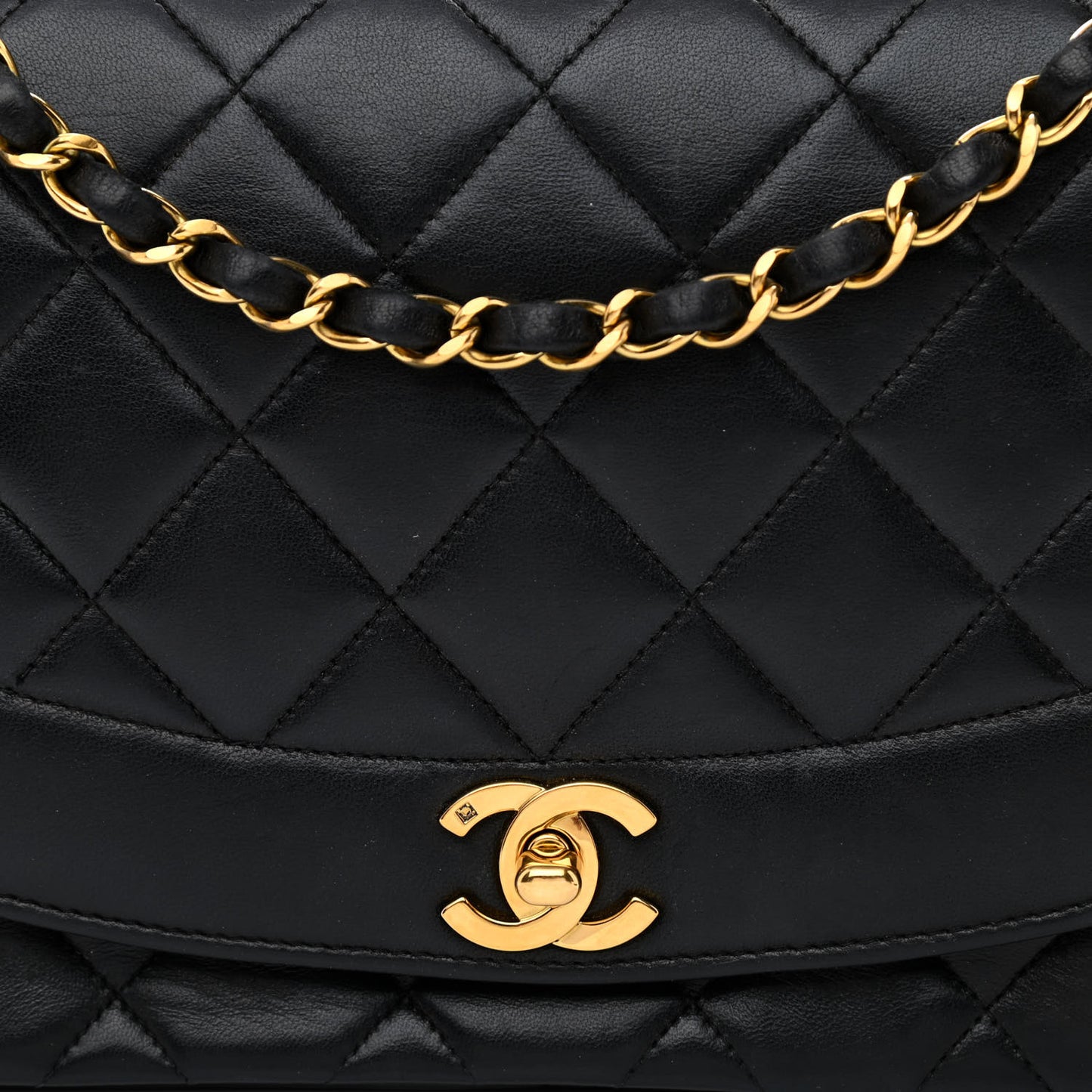 Lambskin Quilted Medium Single Flap Black
