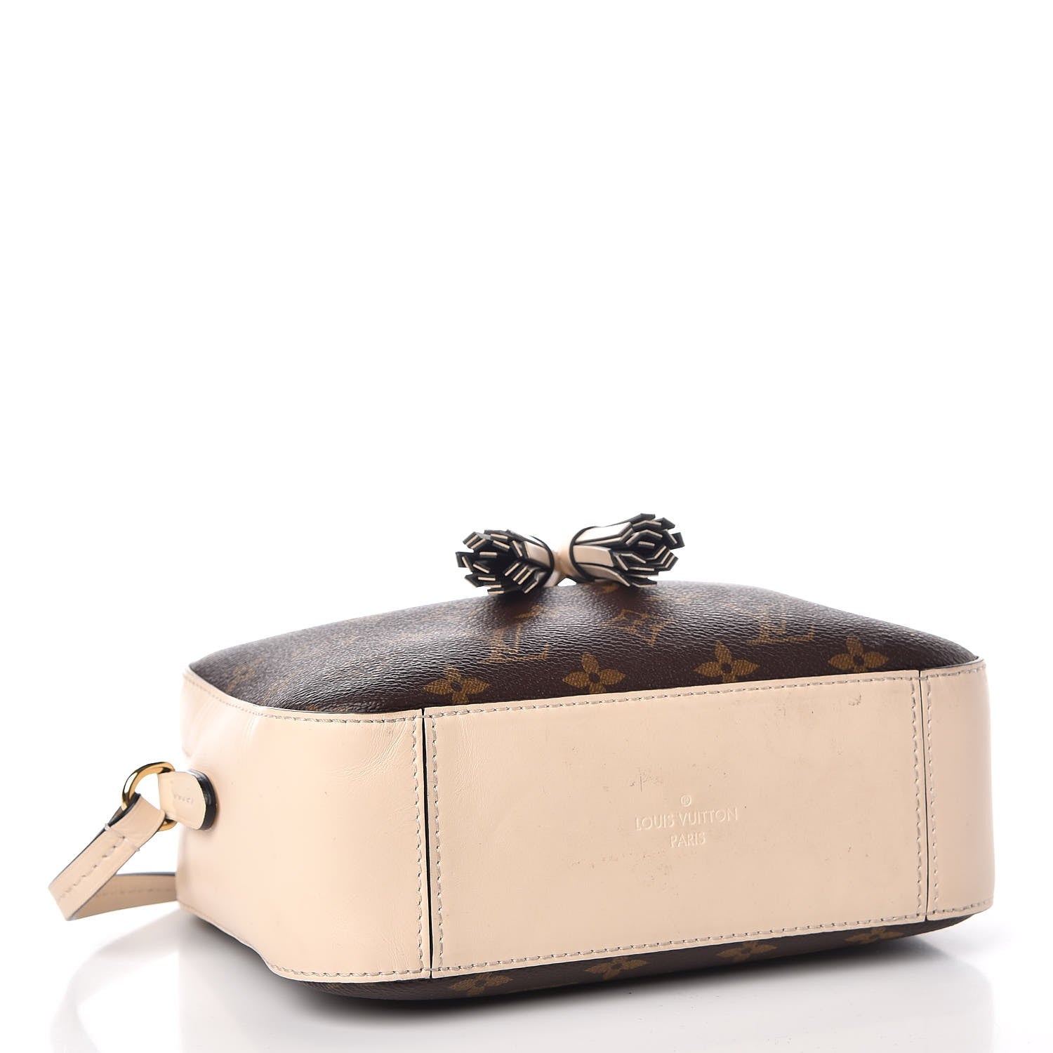 Louis Vuitton Monogram Saintonge Creme 4 of 10
