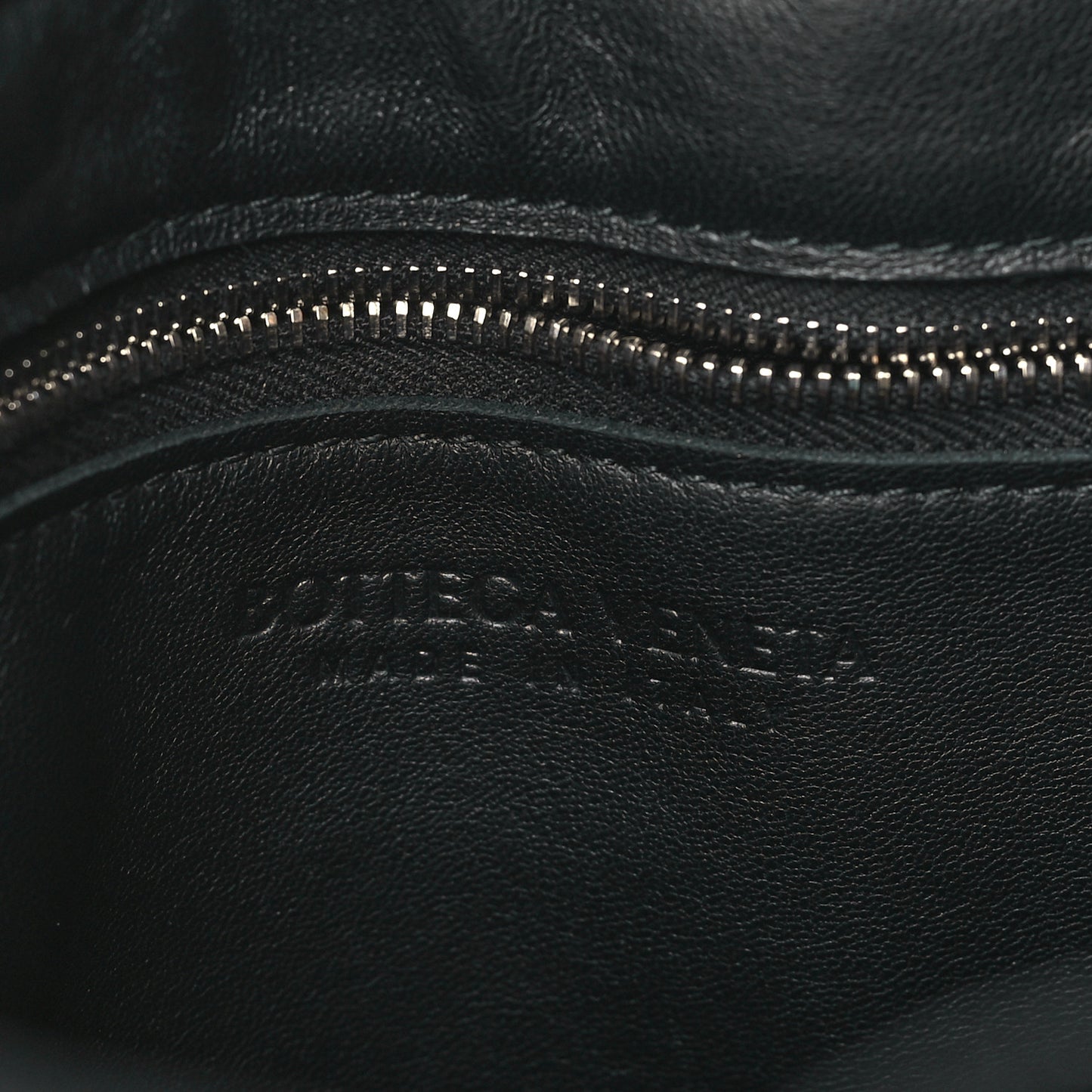 Lambskin Maxi Intrecciato Cassette Messenger Black