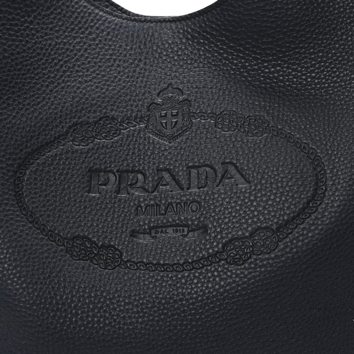 Vitello Daino Embossed Logo Hobo Baltico