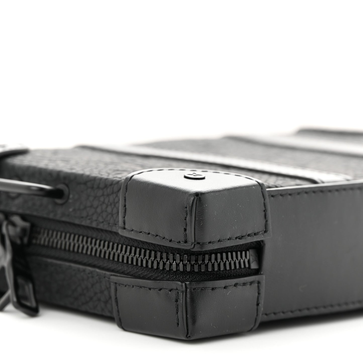 Taurillon Monogram Soft Trunk Wallet Black