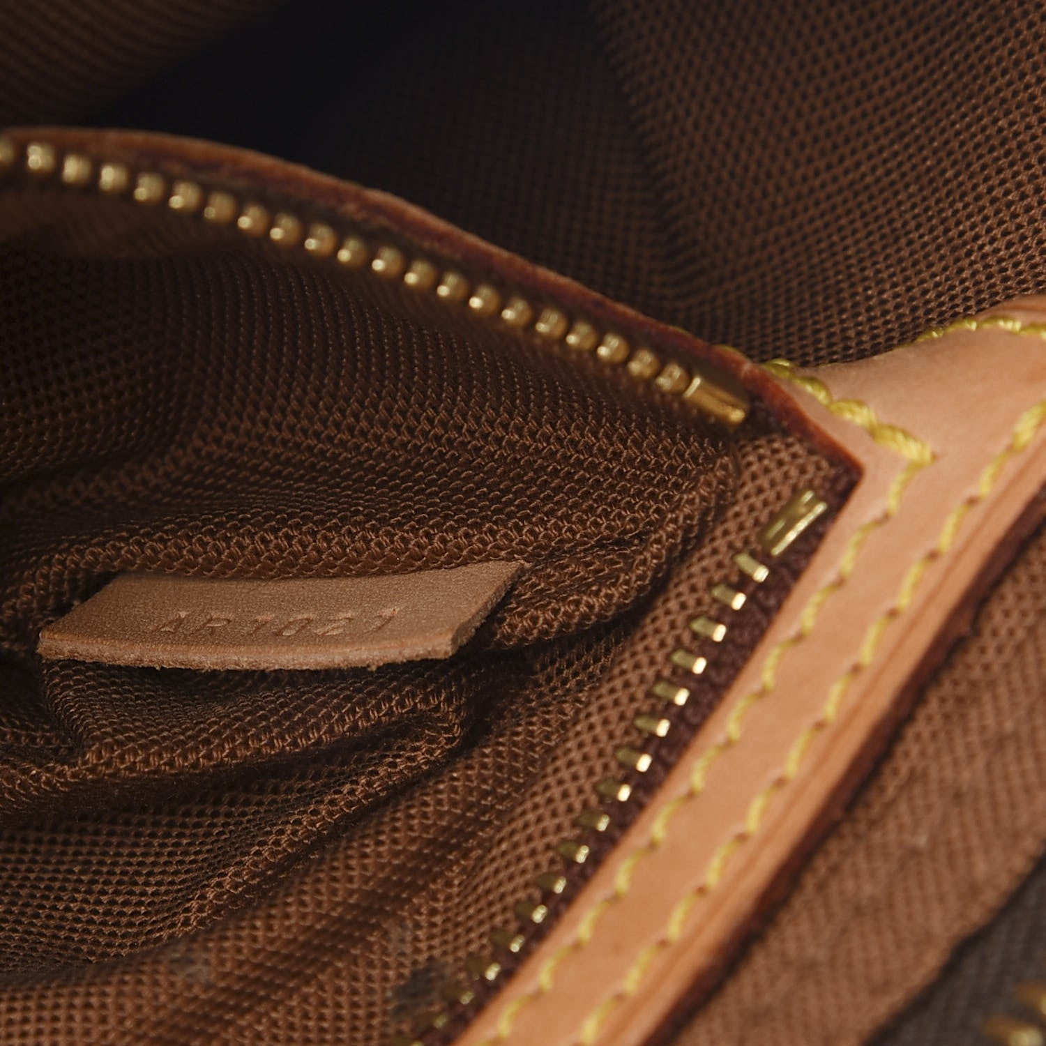 Louis Vuitton Monogram Trotteur 6 of 11
