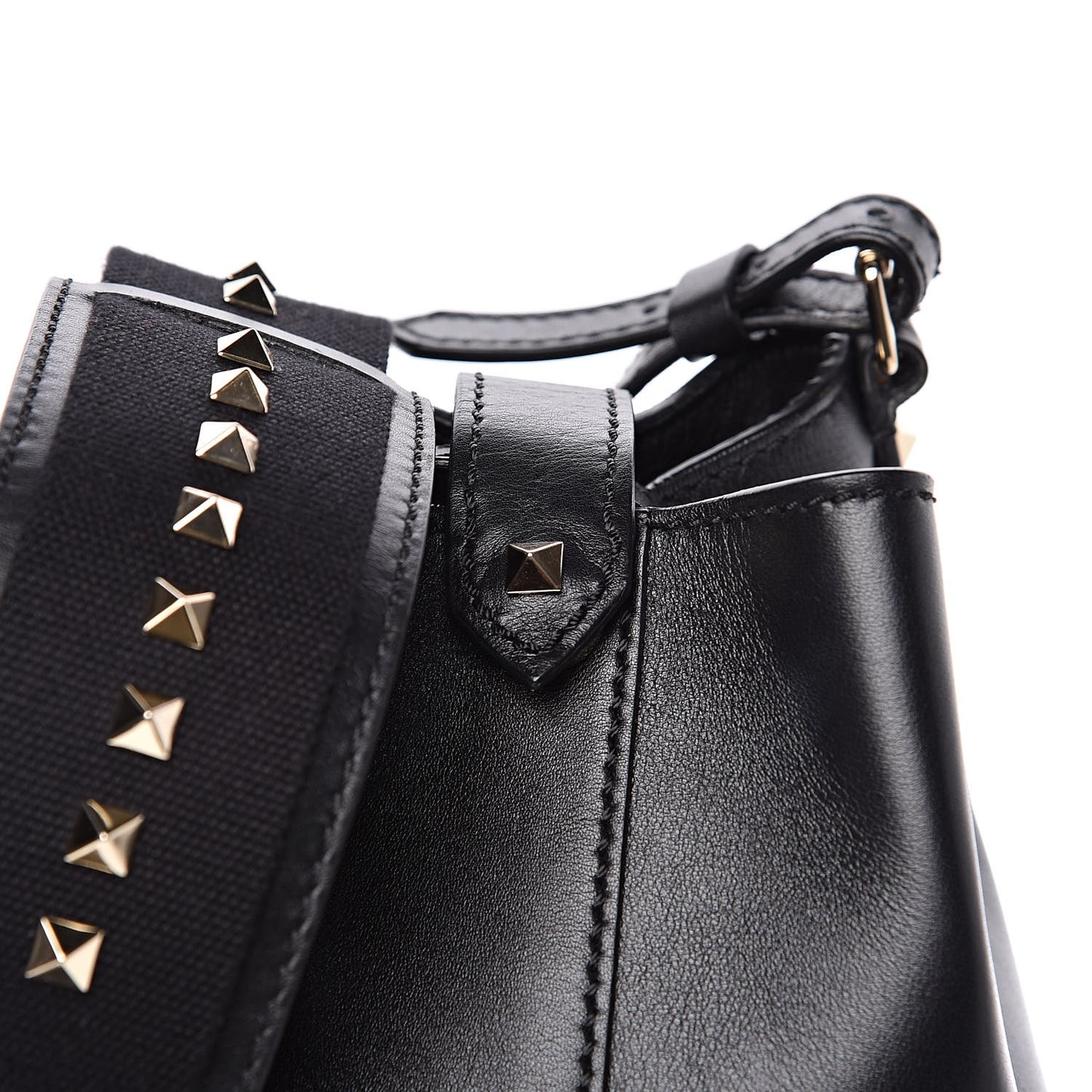 Vitello Rockstud Bucket Bag Black