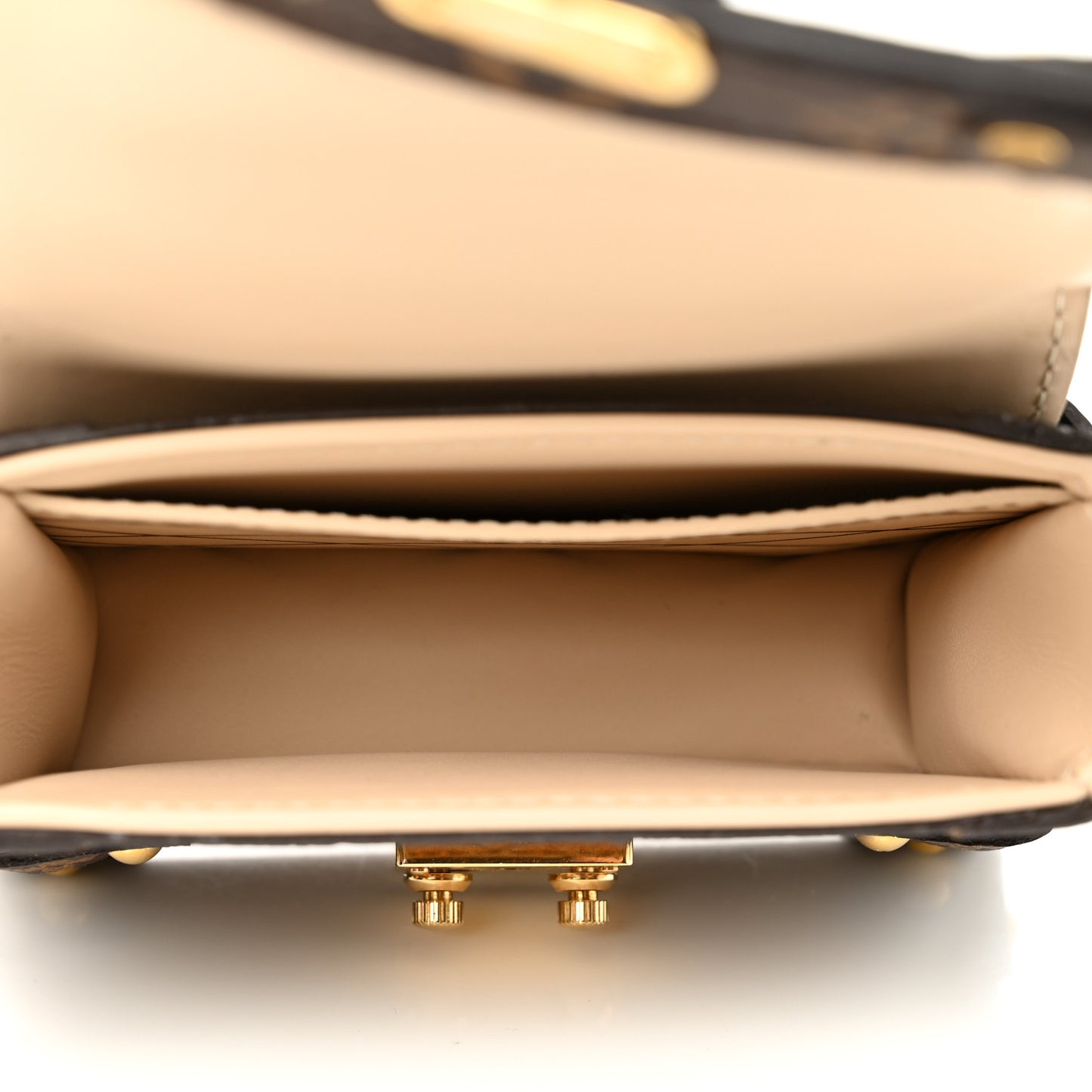 Reverse Monogram Essential Trunk NM