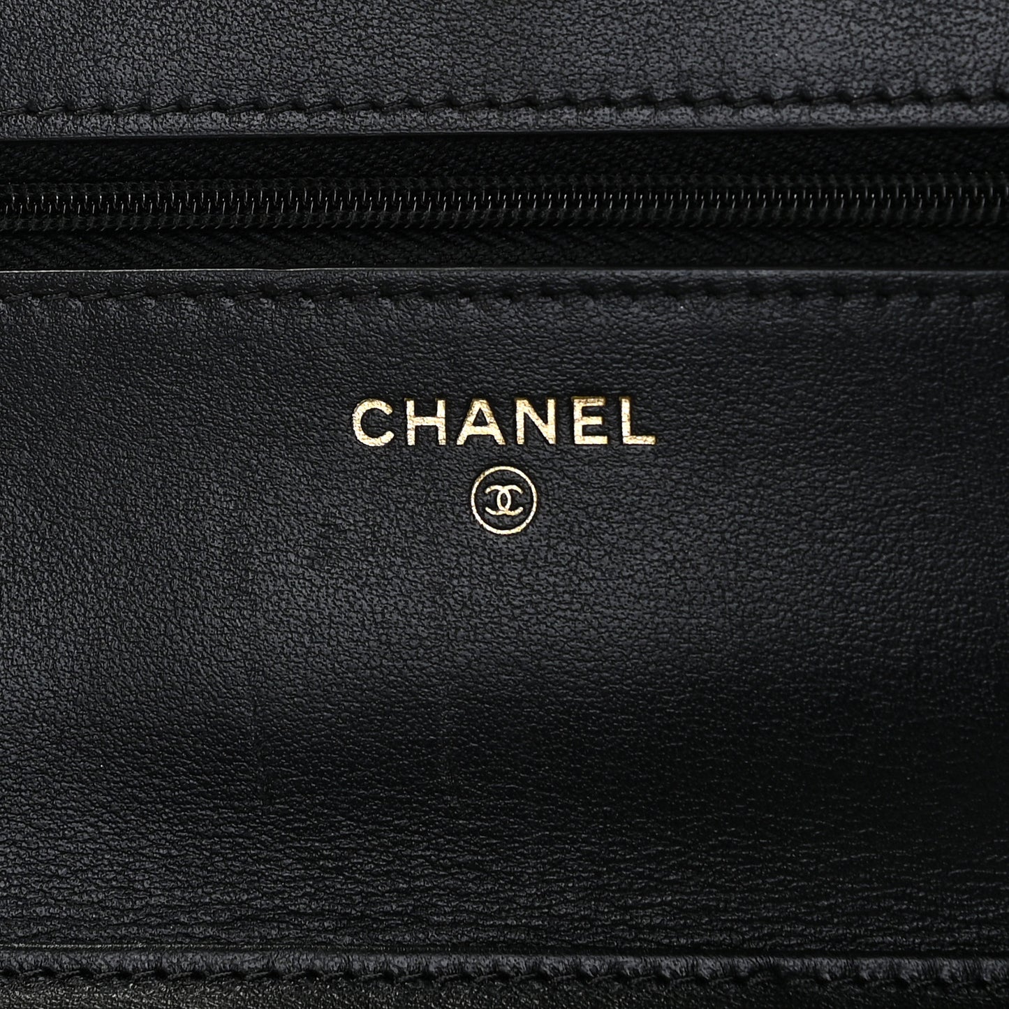 Patent Quilted Wallet On Chain WOC Black