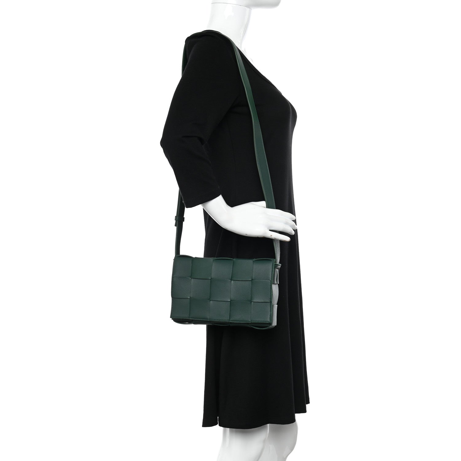 Bottega Veneta Lambskin Maxi Intrecciato Cassette Crossbody Bag Raintree Green 2 of 10