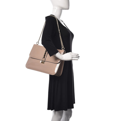 Valentino Garavani Patent Large Glam Lock Rockstud Flap Poudre 2 of 18