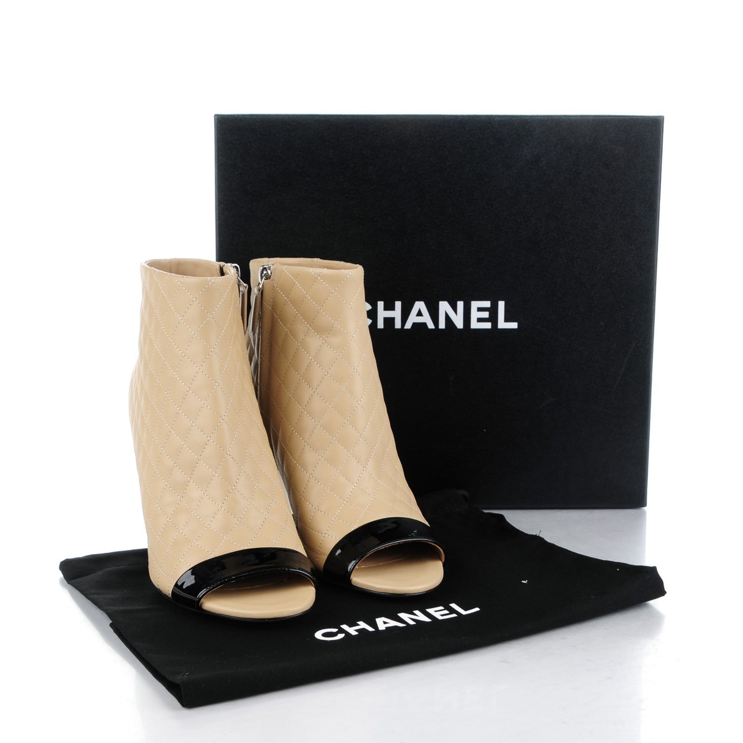 Calfskin Quilted Patent Short Boots 38.5 Beige Black