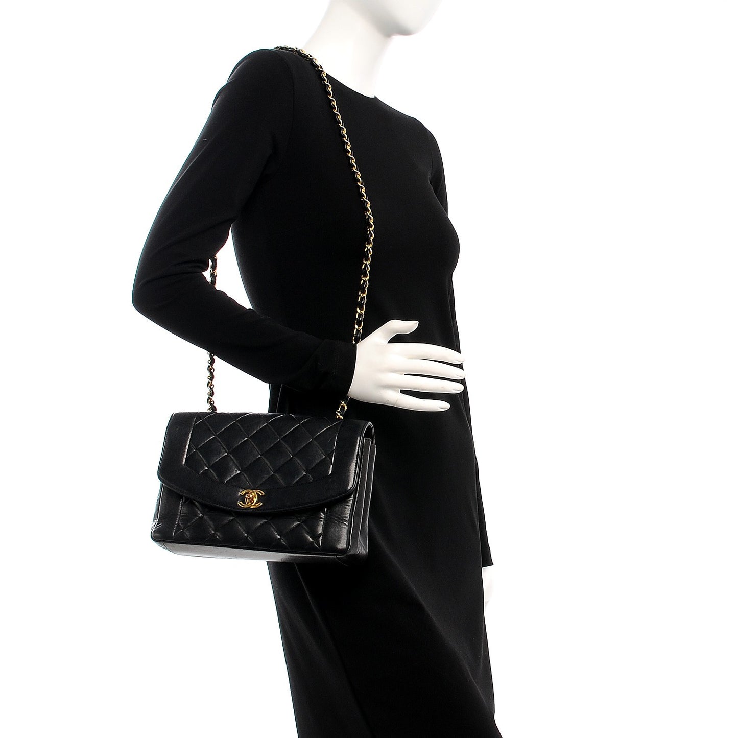 Lambskin Medium Single Flap Black