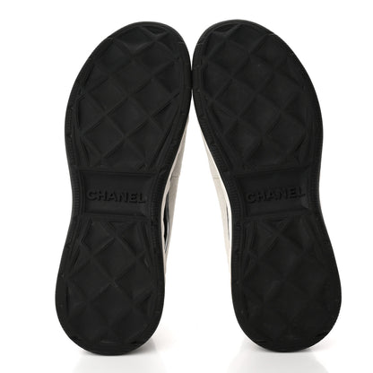 Chanel Velvet Calfskin Mixed Fibers CC Sneakers 40 White Black 5 of 13