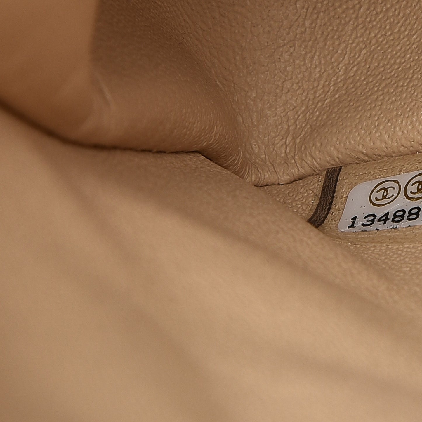 Caviar Quilted Jumbo Single Flap Beige Clair