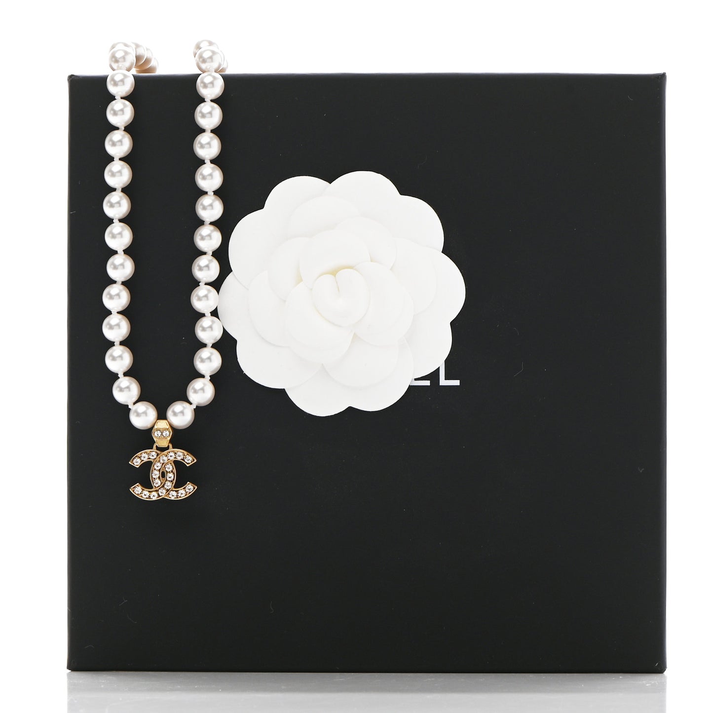 Pearl Crystal CC Short Necklace Gold