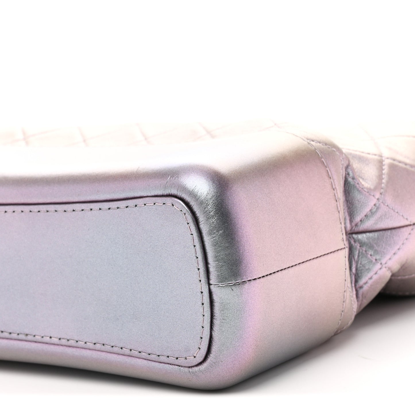 Iridescent Lambskin Calfskin Quilted Medium Gabrielle Hobo Light Purple