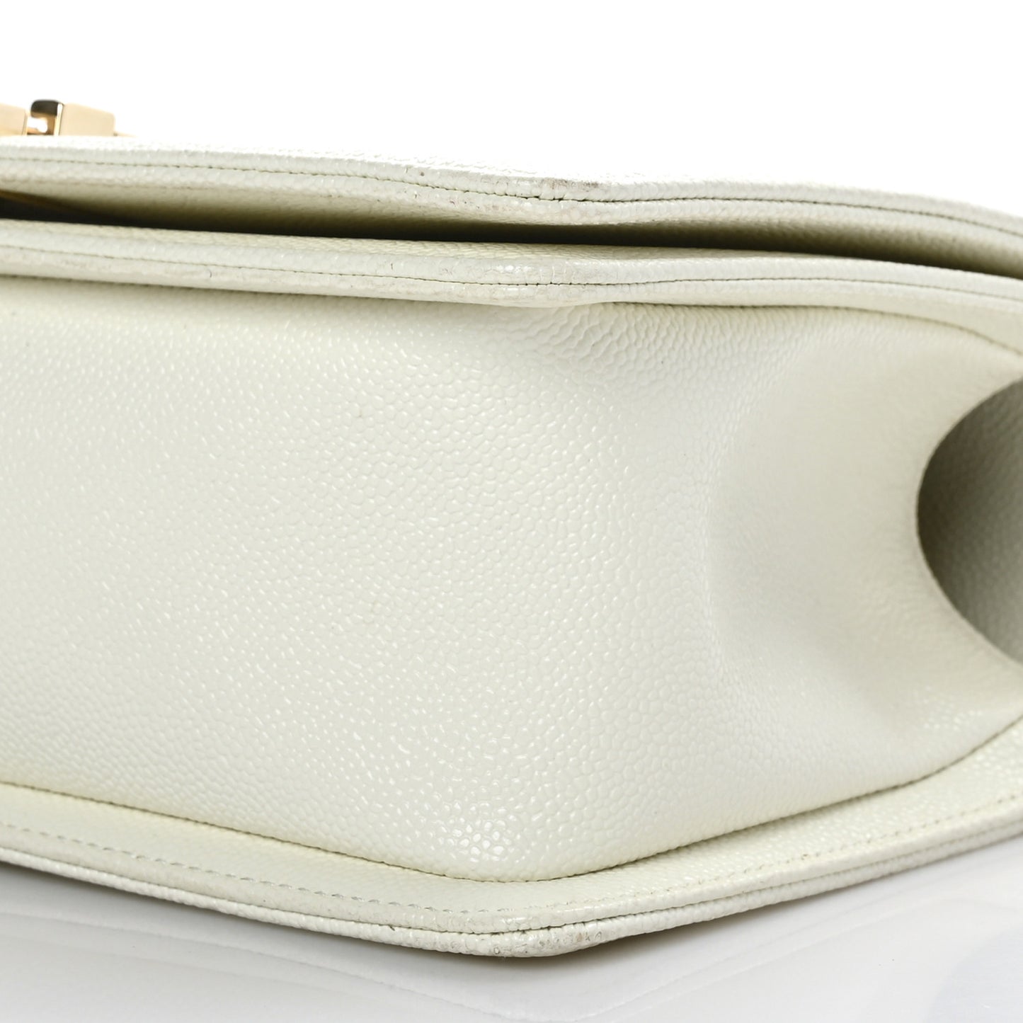Caviar Quilted Medium Boy Flap White