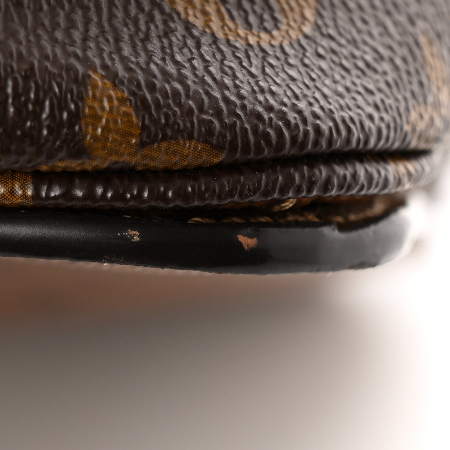 Reverse Monogram Pochette Metis