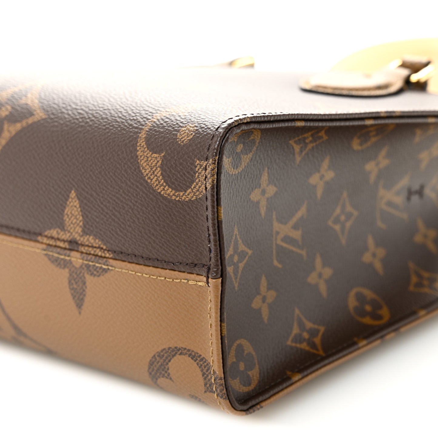 Reverse Monogram Giant Onthego PM