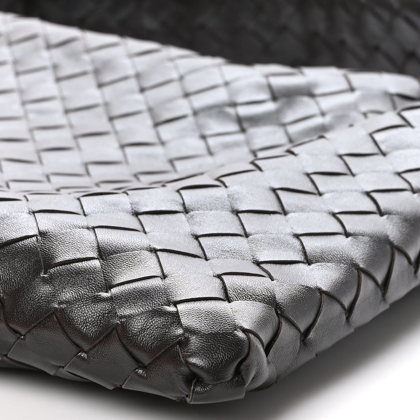 Calfskin Intrecciato Small Hop Fondant