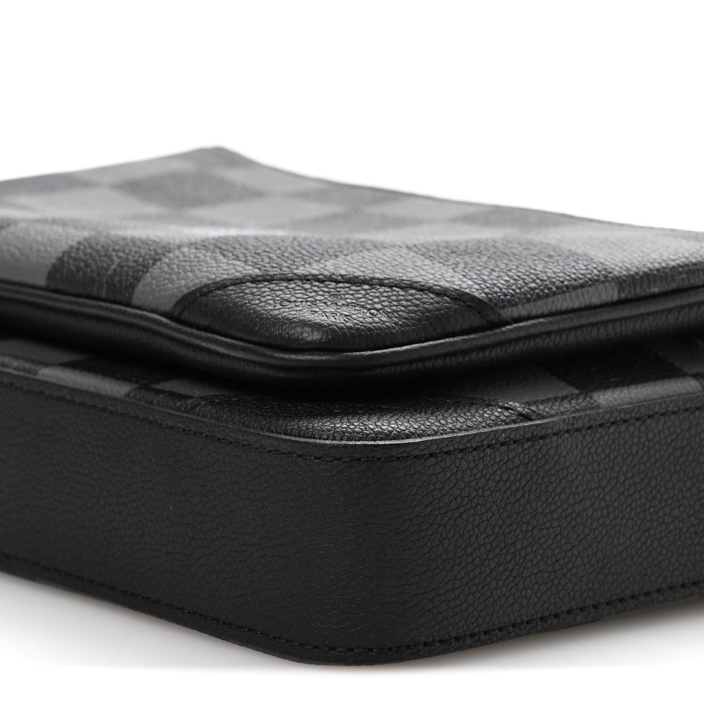 Damier Graphite 3D Trio Messenger
