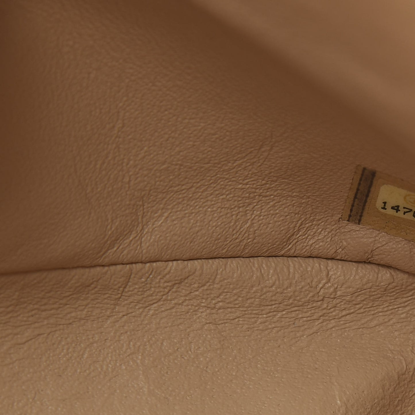 Caviar Quilted Jumbo Double Flap Beige Clair