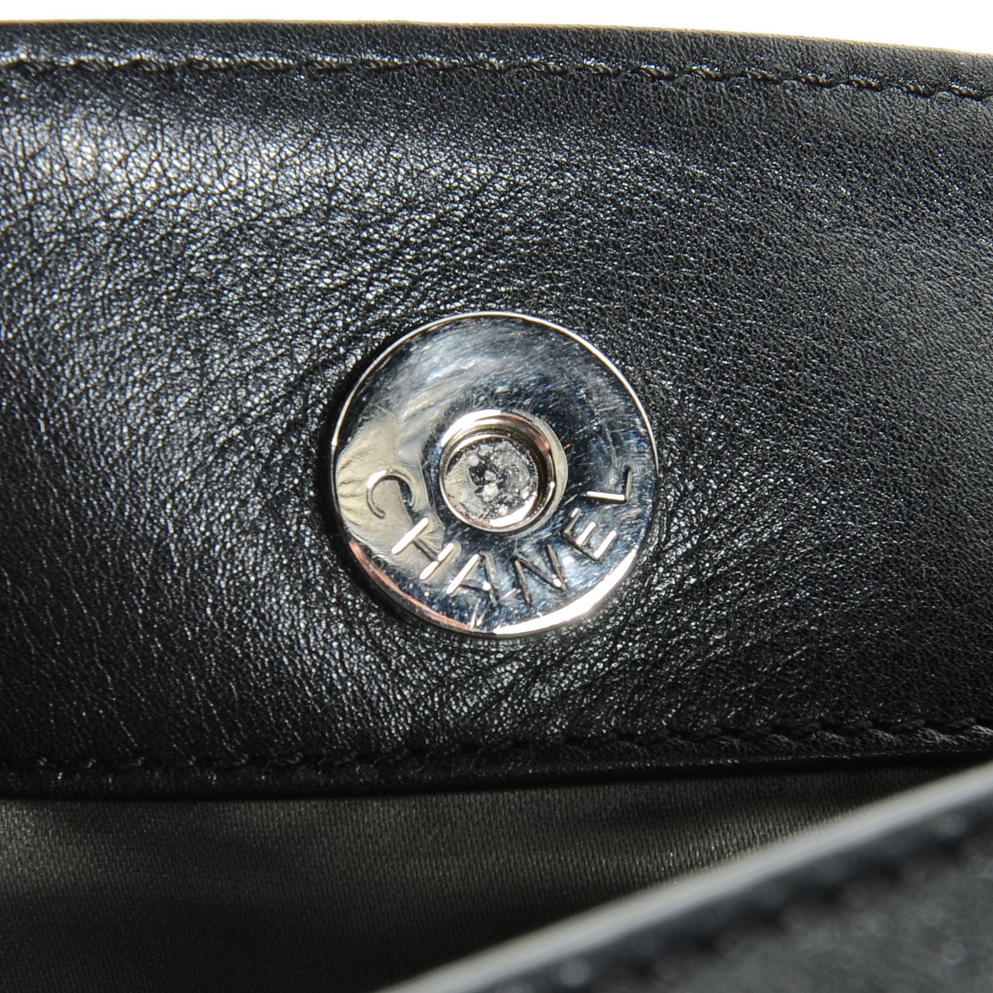 Leather Modern Chain Shopper Tote Black
