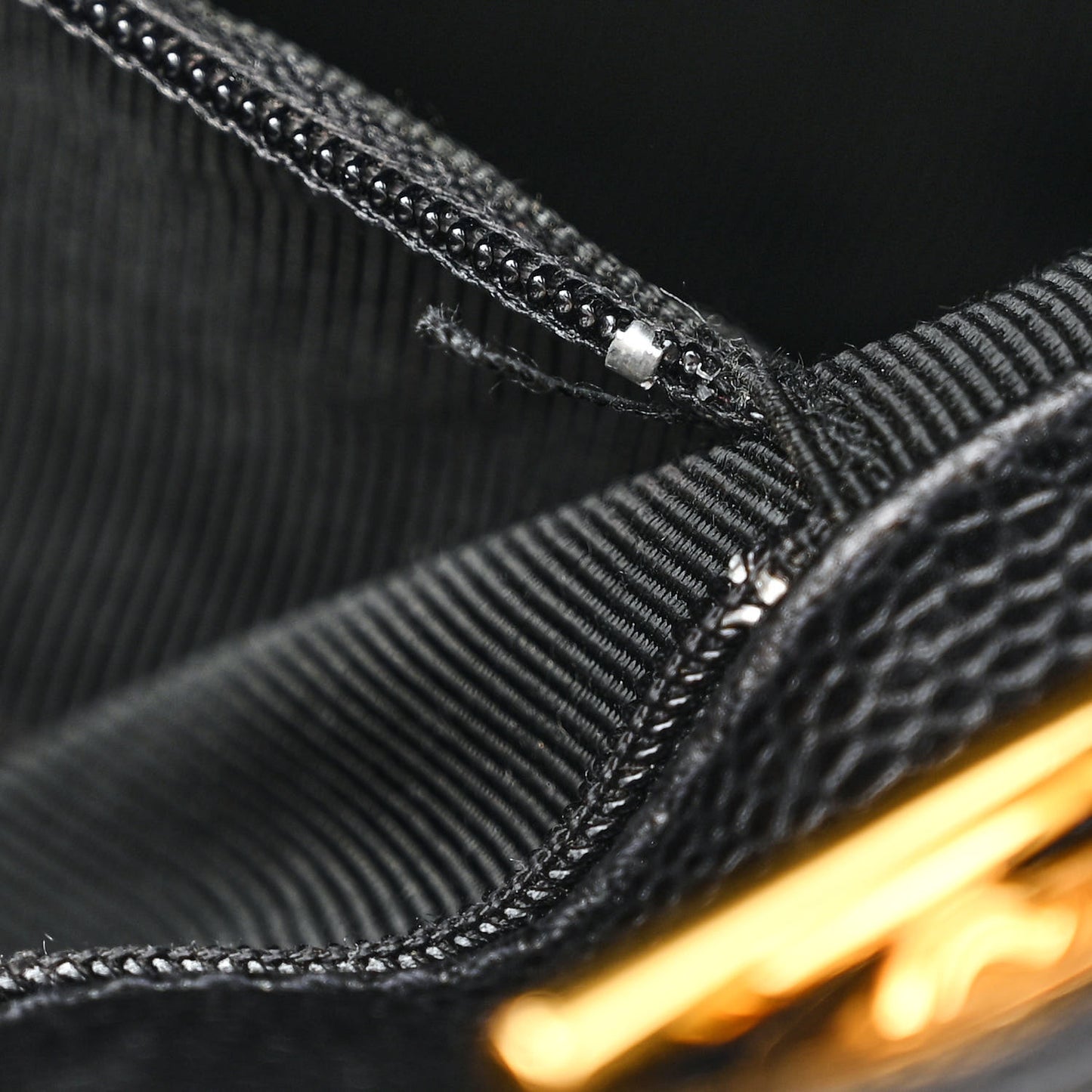Caviar Shoulder Bag Black