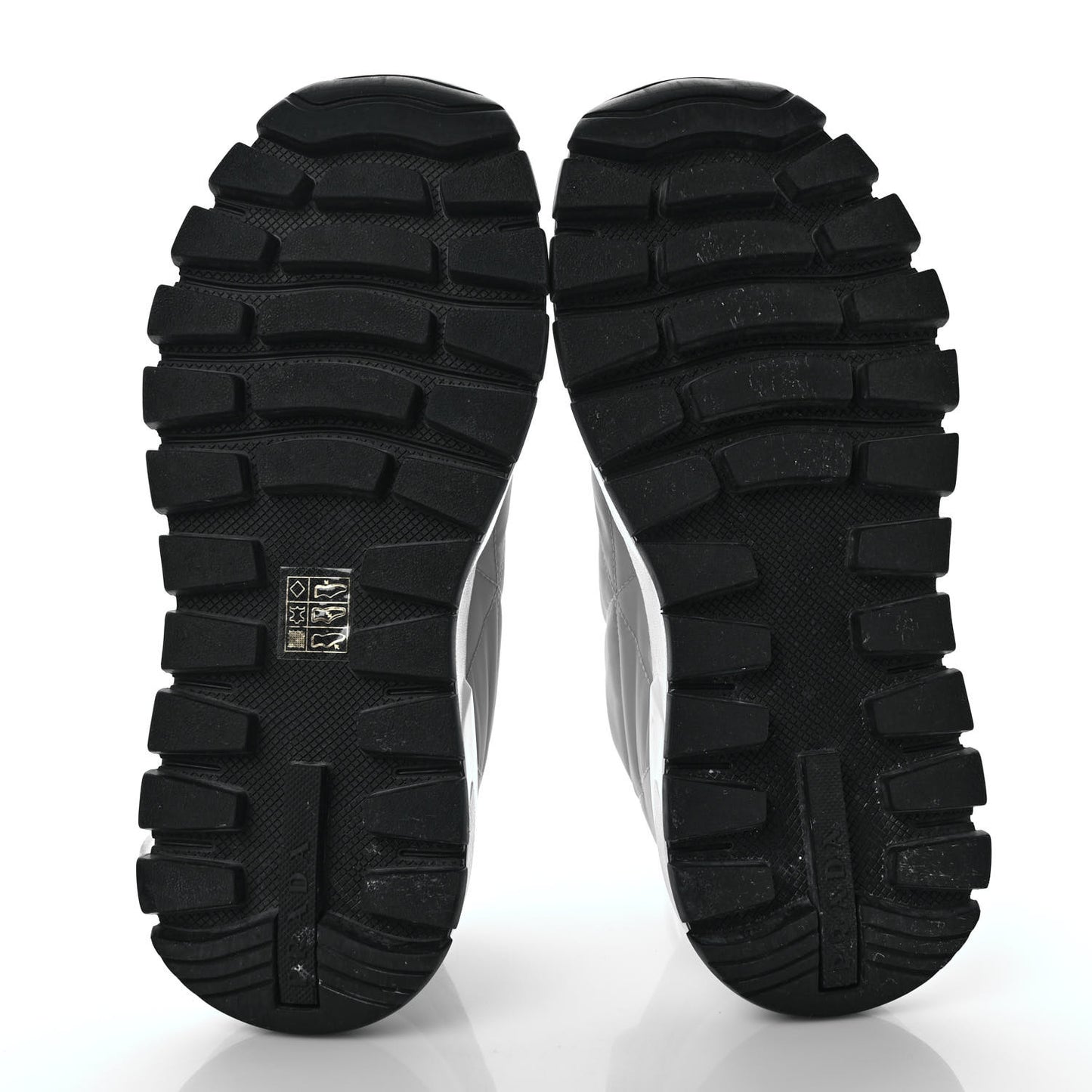 Re-Nylon Piuma Metal Triangle Logo Quilted 45mm Sneakers 37.5 Fiordaliso
