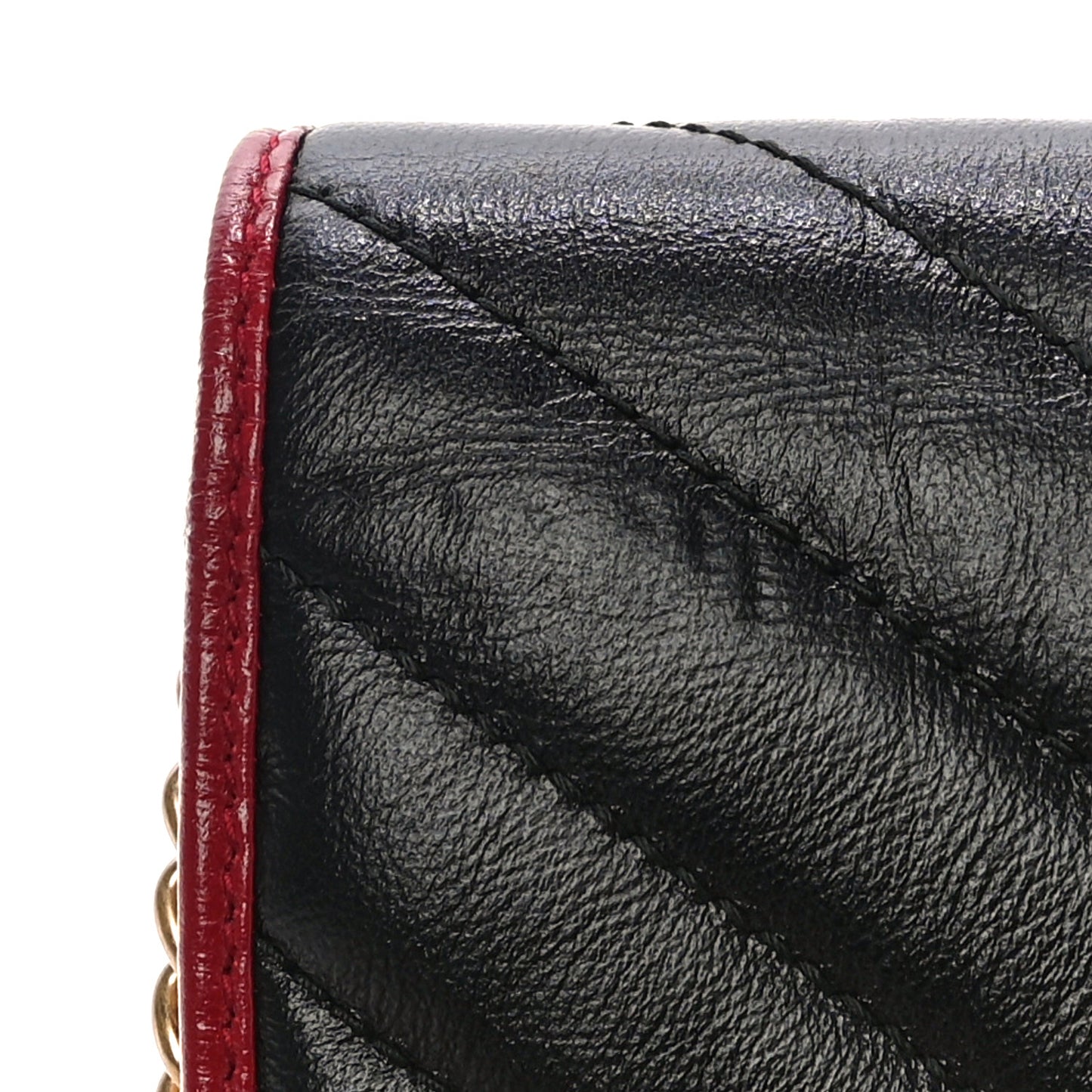 Vintage Effect Calfskin Matelasse Diagonal Torchon GG Marmont Chain Wallet Black Romantic Cherry