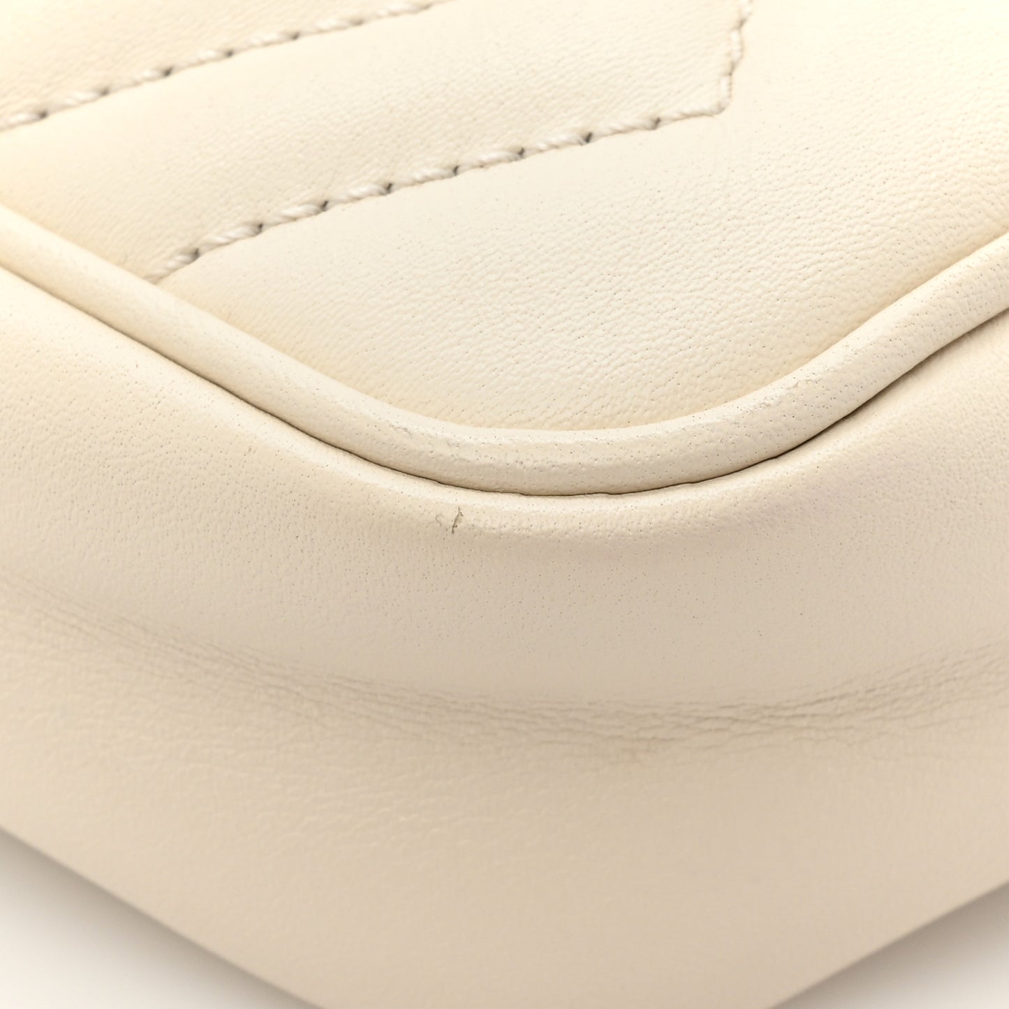 Calfskin Matelasse Super Mini GG Marmont Shoulder Bag White